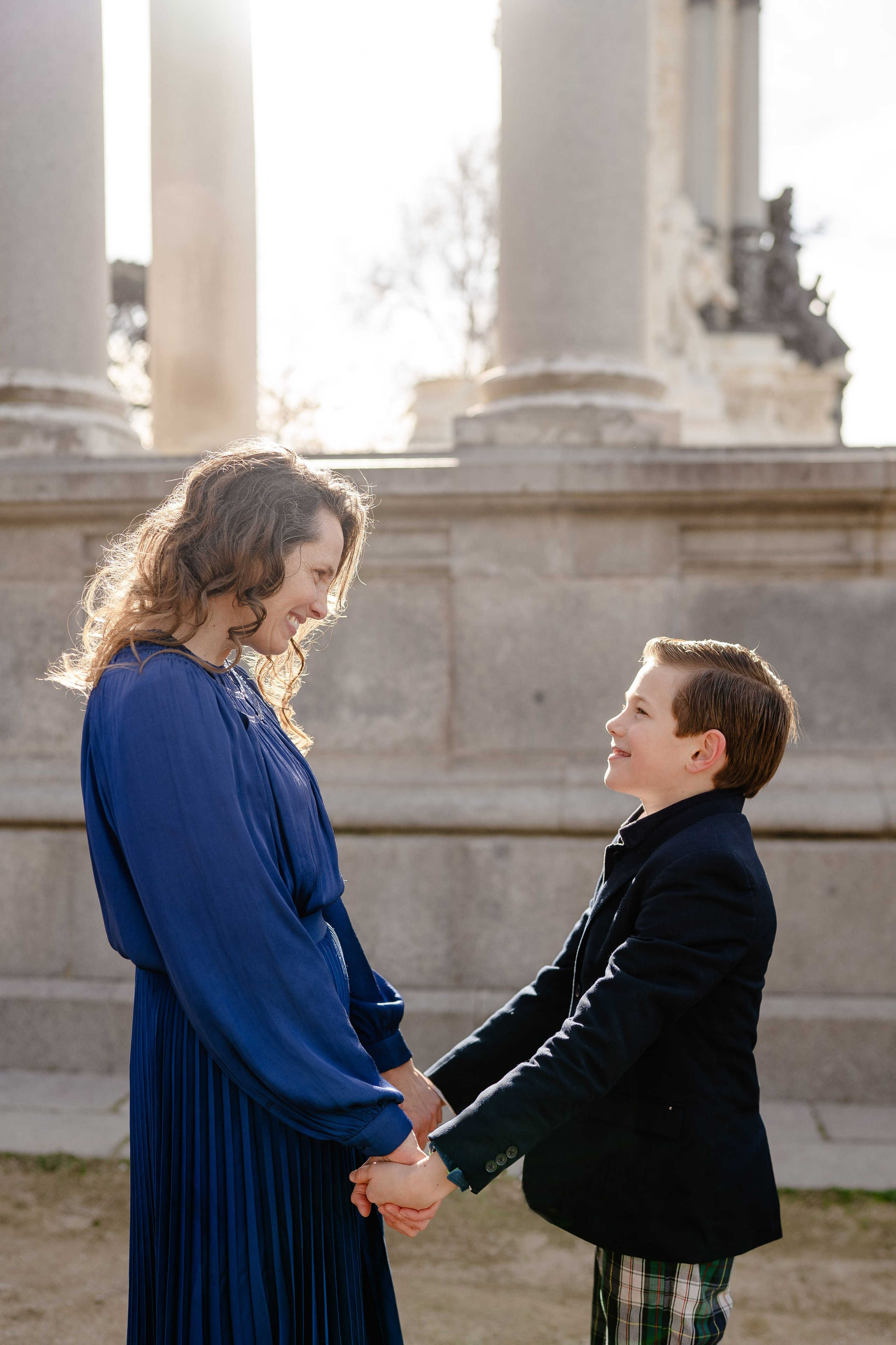 Family photoshoot in Retiro Park. Madrid Photographer for Proposals, Engagements & Families | Anya Petrova