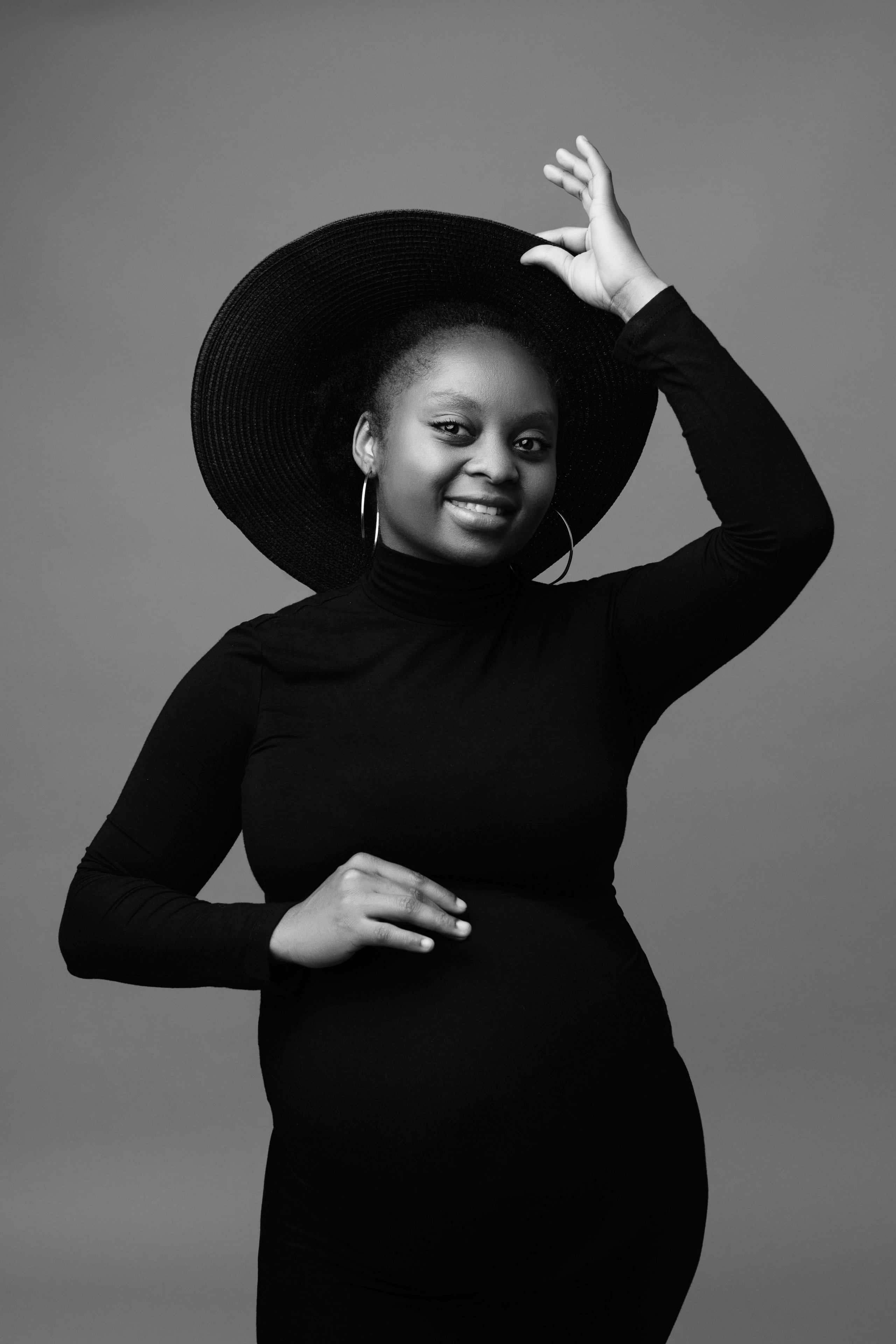 Babybauch-Shooting mit Accessoires, Fotografin in Aachen, Düren und Kerpen