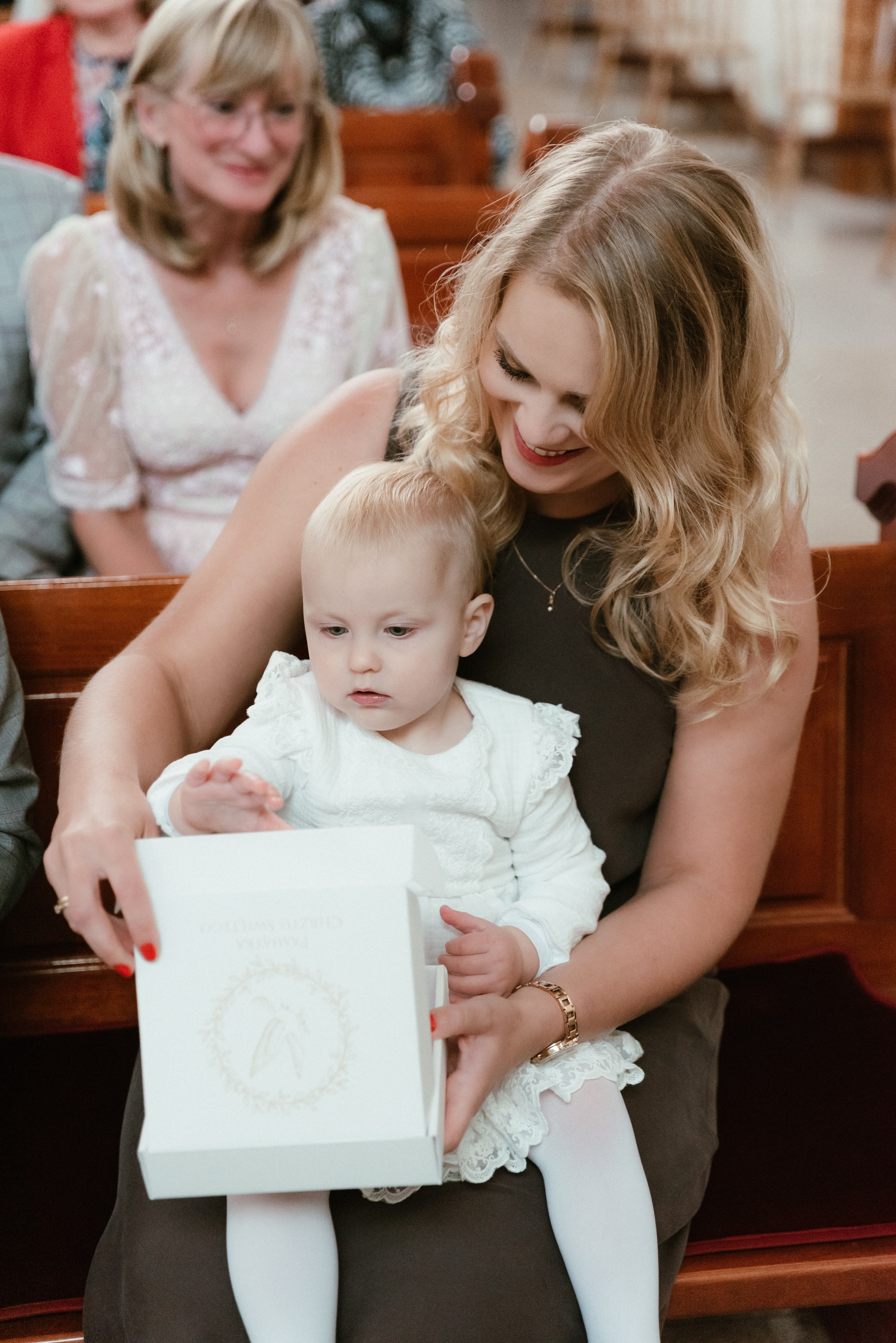 Chrzest Pola. Eugene Save – Fotograf Ślubny i Rodzinny | Warszawa i Cała Polska