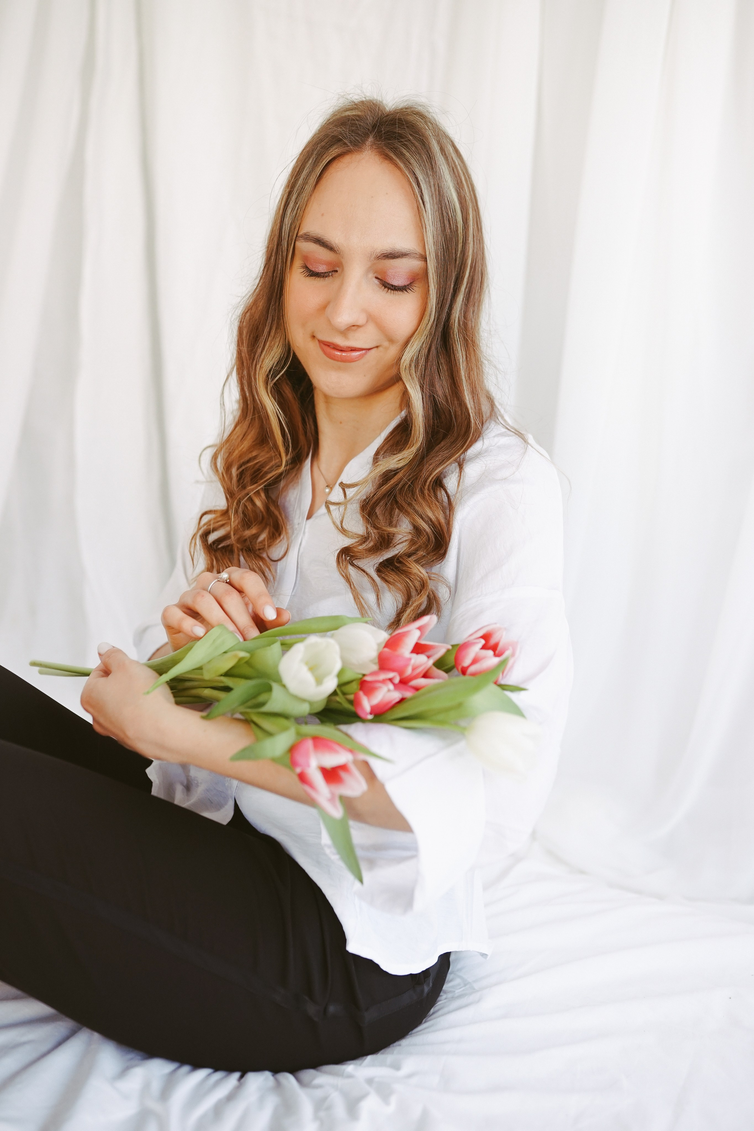 Fotografie de Portret Brașov | Artist Mădălina Beda. Madalina Beda- Artist vizual, fotograf, doula la nastere, consultant babywearing Brasov si in toata tara