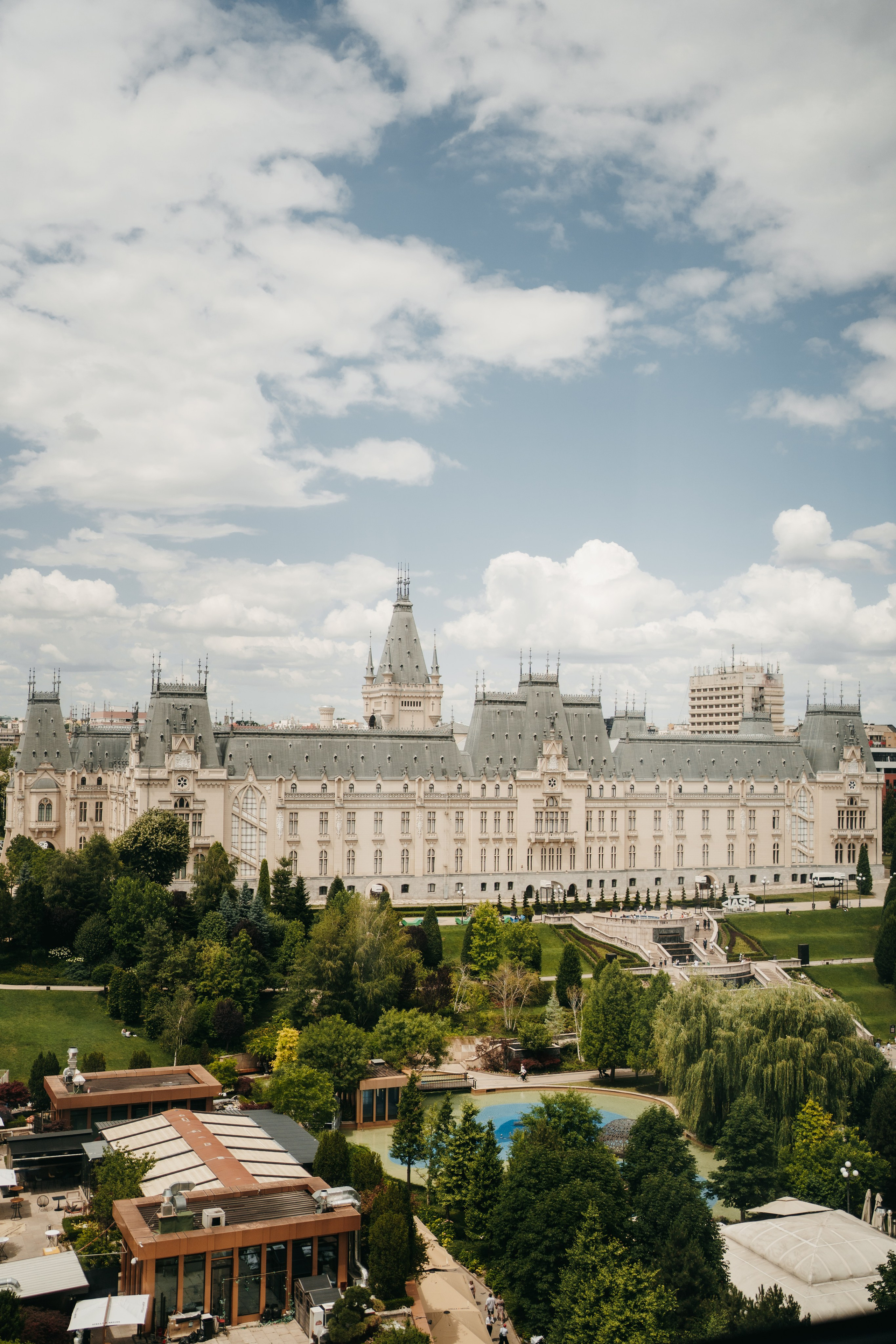 R & R. Fotograf Nunta Iasi - Hearts & Pictures