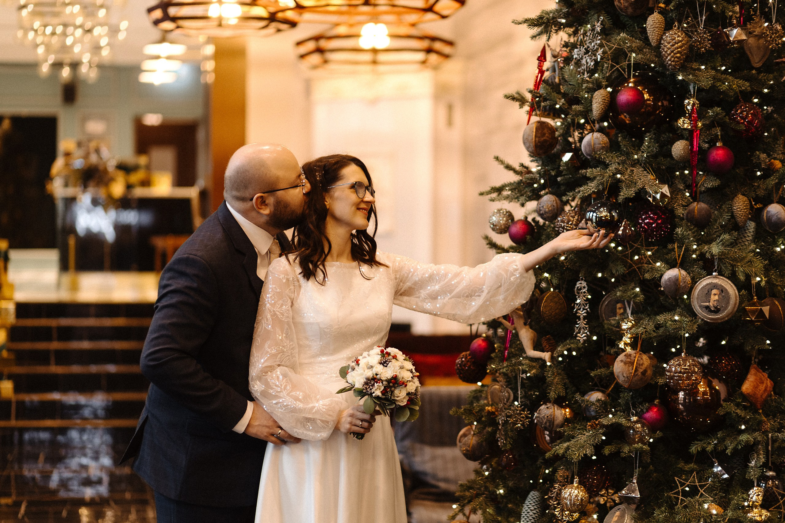 Зимняя свадебная фотосессия в музее искусств. Евгений Тимофеев | Свадебный и контент-фотограф и видеограф в Риге