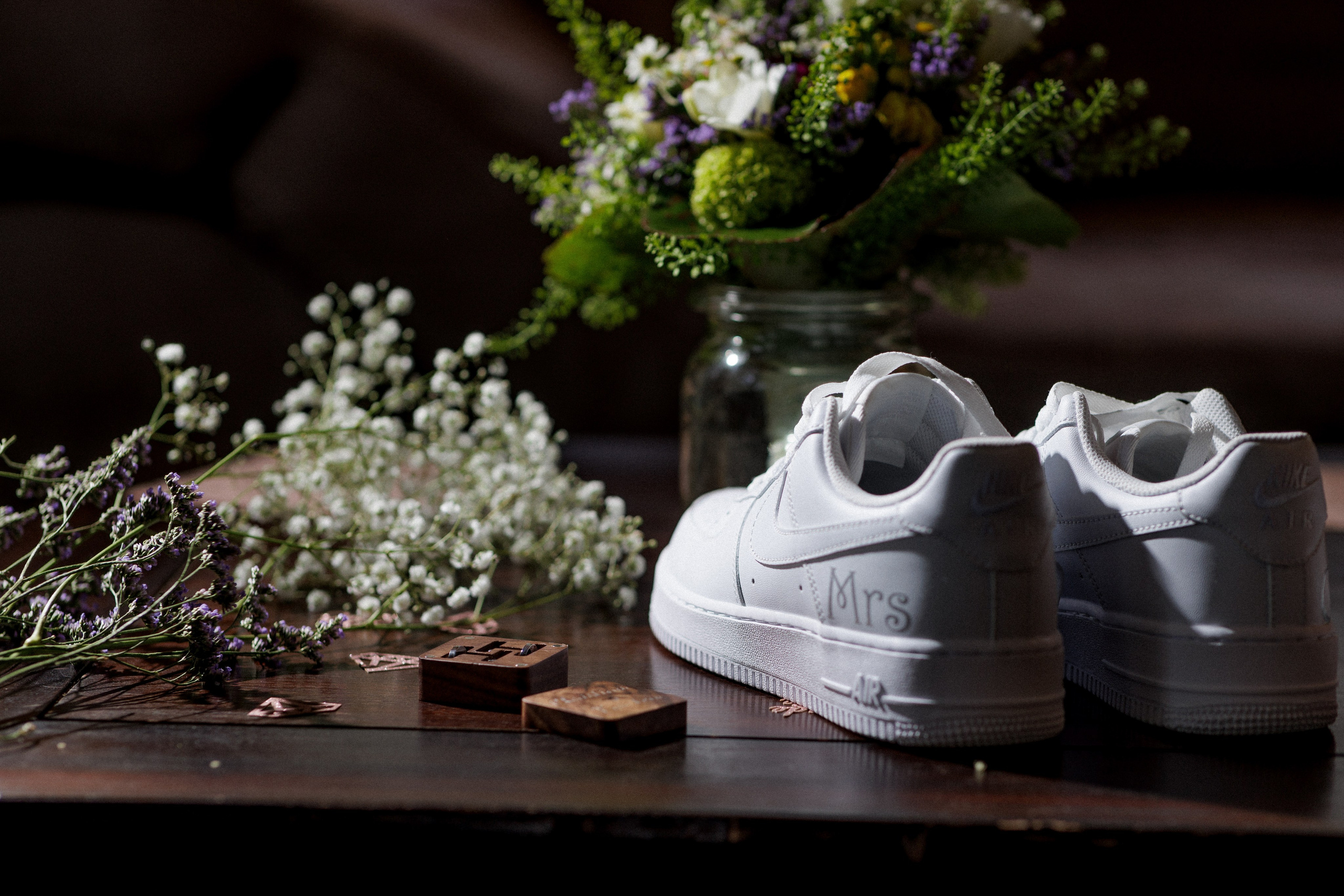 Hochzeitsfotografie an der Windmühle Eyendorf | Historische Romantik in Niedersachsen. Hochzeitsfotograf und Hochzeitsvideograf aus Hamburg | Roka21Film