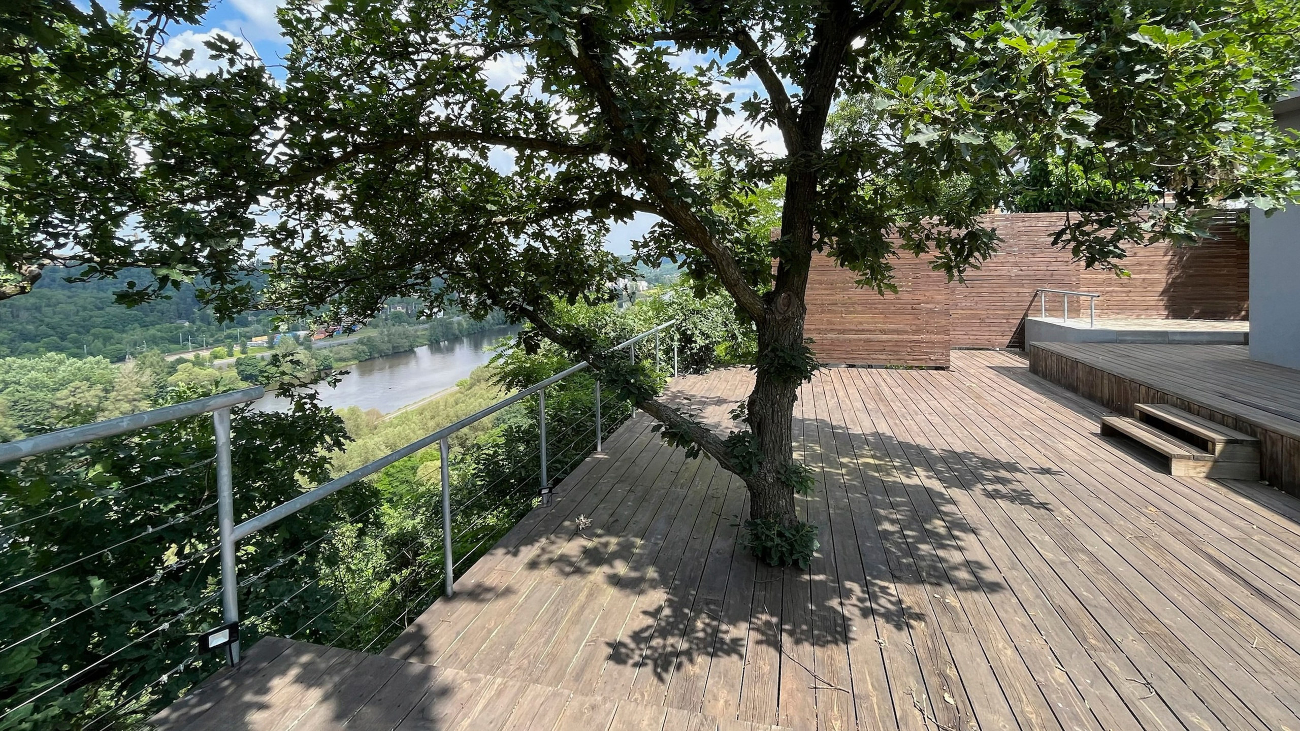 Архитектор в Праге Architekt Praha - Navrhujeme luxusní domy. Špičková moderní architektura. architektonické studio Praha. Architekti rodinných domů | Architektonické studio Praha. Zahradní architekt. Bytový Architekt a Návrhy interiérů. Architekt rodinných domů. Luxury villa Nejlepší Vily  Luxury vila русскоговорящий архитектор в чехии дизайнер интерьера прага Дизайн интерьера - Архитектор жилых помещений Прага проект виллы проект дома в праге строительство дома чехия