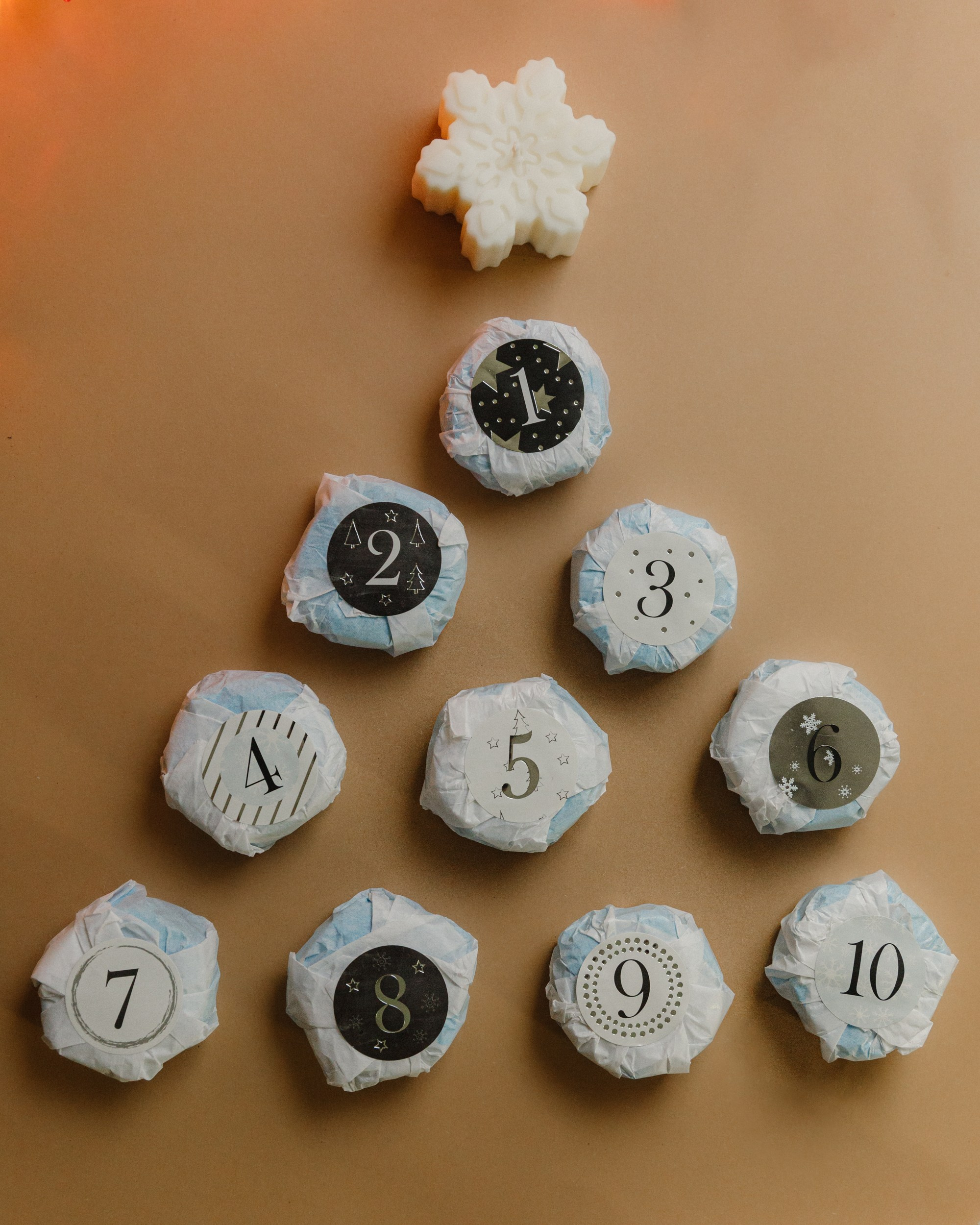 Candles | insta content. Kaja | fotograf we Wrocławiu | ludzie i psy