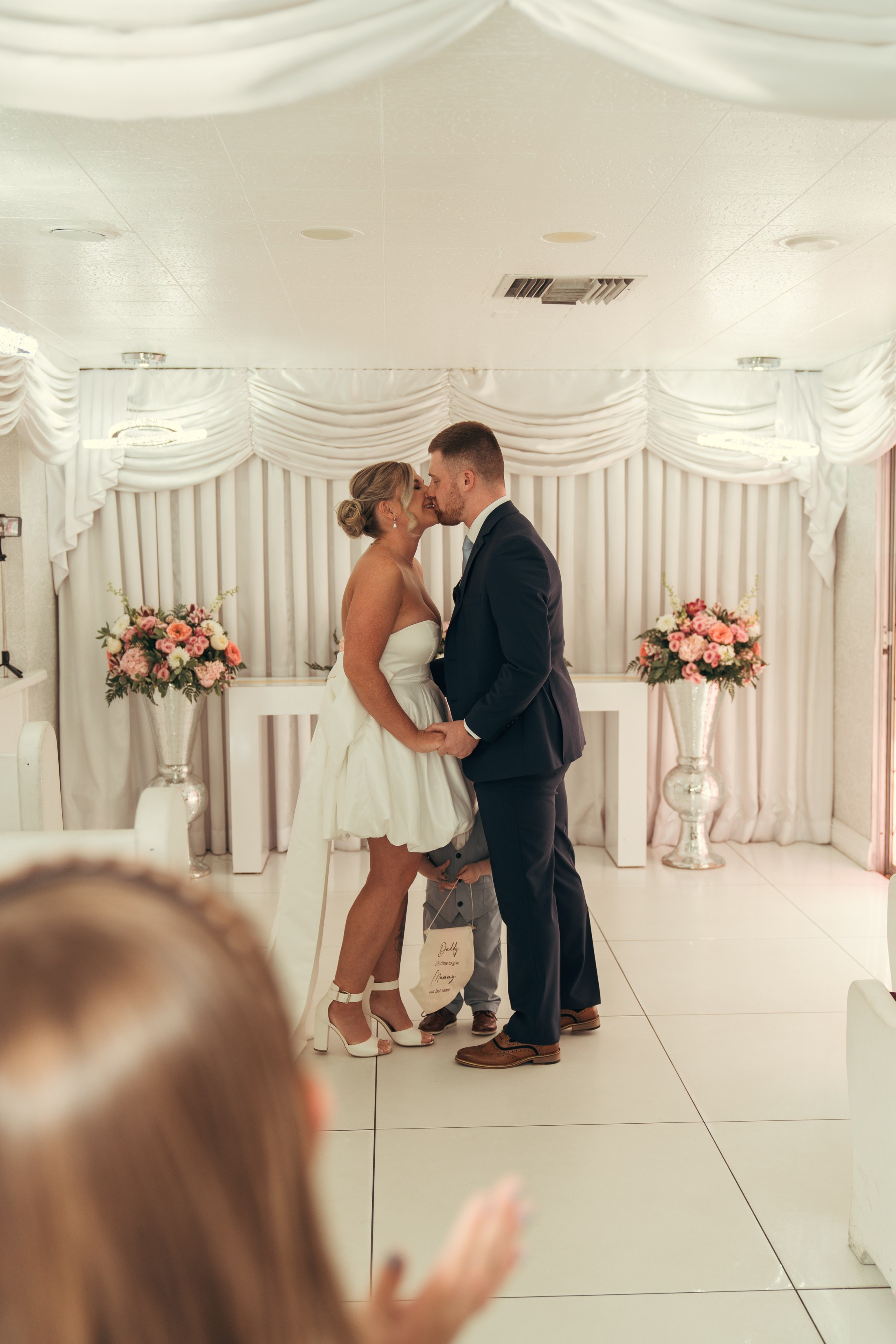 Lauren&Callum. Wedding & elopement photographer Viktoriya Kravtsov. Las Vegas