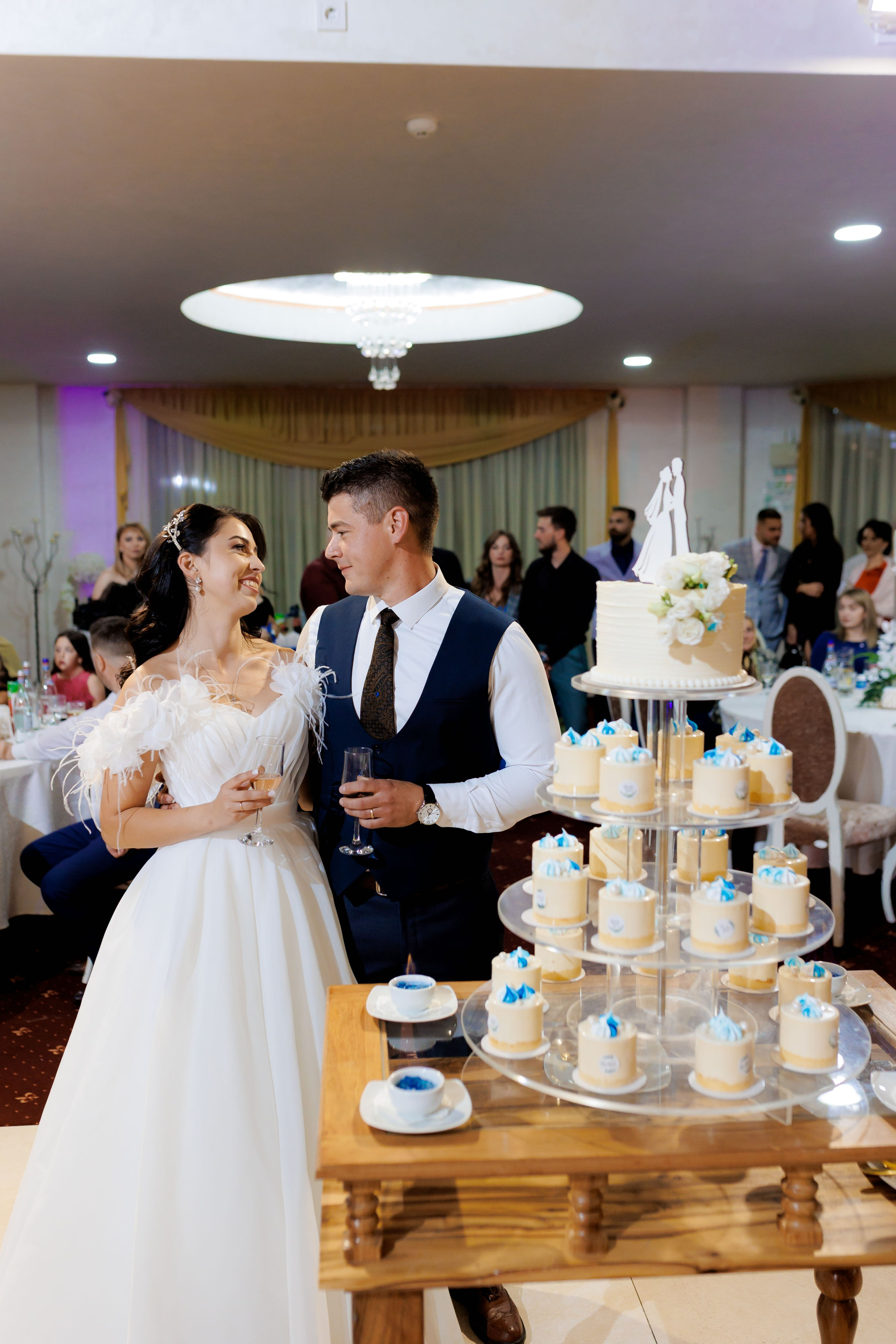 Loredana & Emilian – Ziua Nunții | Videografie - fotografie Botez Suceava, Iași, Botoșani. Servicii foto-video profesionale, pentru momente de neuitat