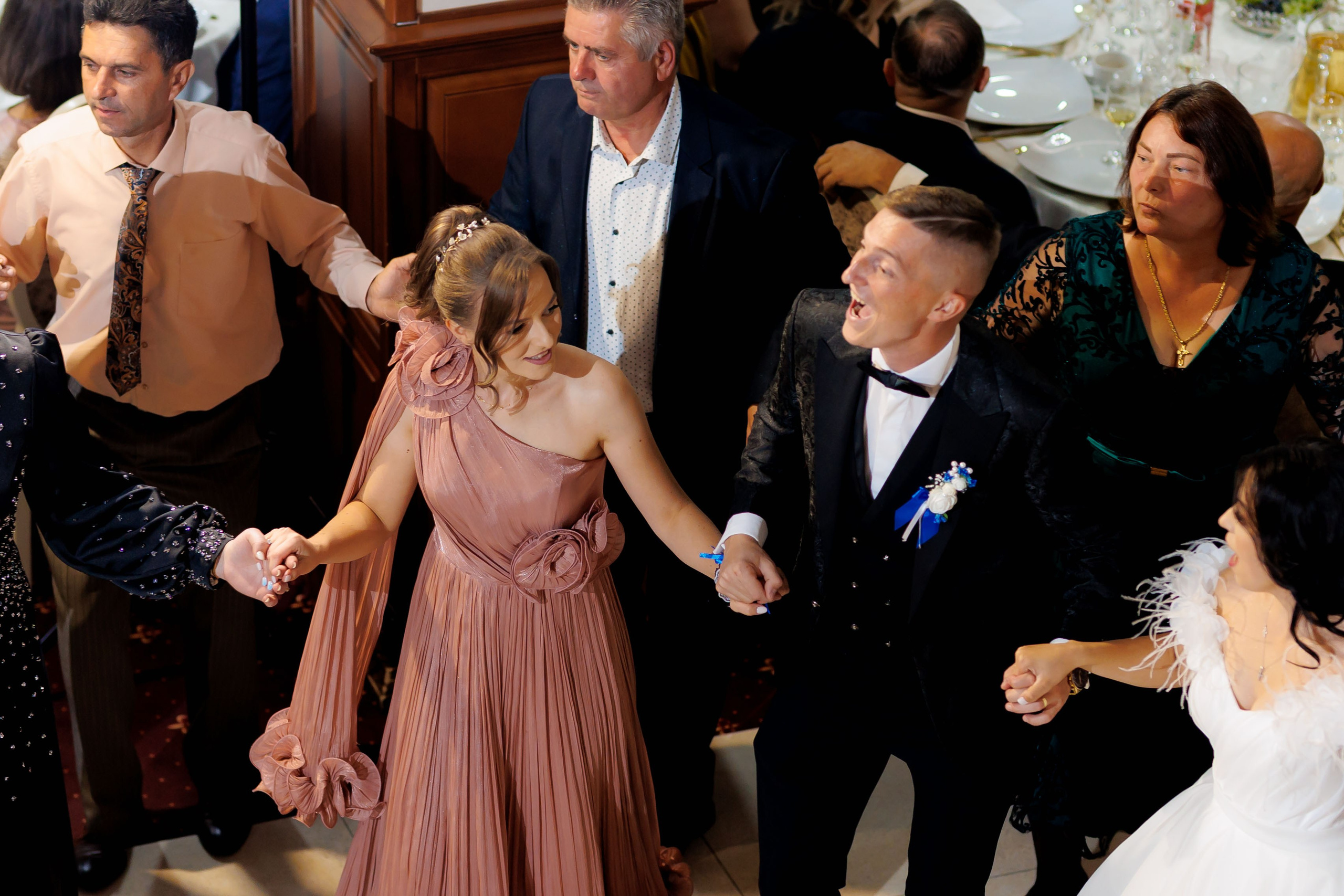 Loredana & Emilian – Ziua Nunții | Videografie - fotografie Botez Suceava, Iași, Botoșani. Servicii foto-video profesionale, pentru momente de neuitat