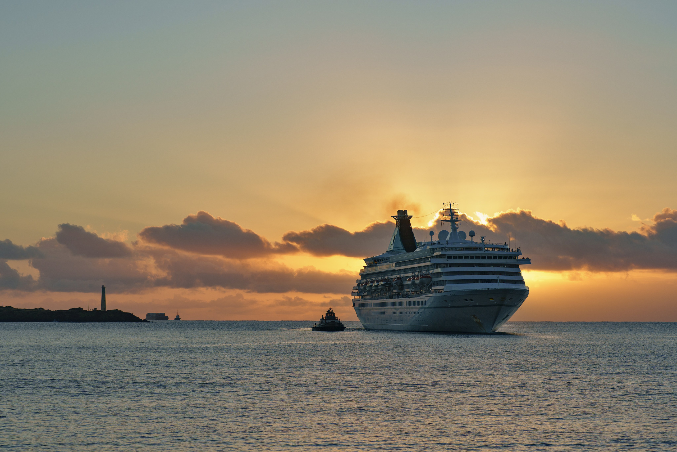 SHIPS. Awards winning photographer in Kauai, Hawaii