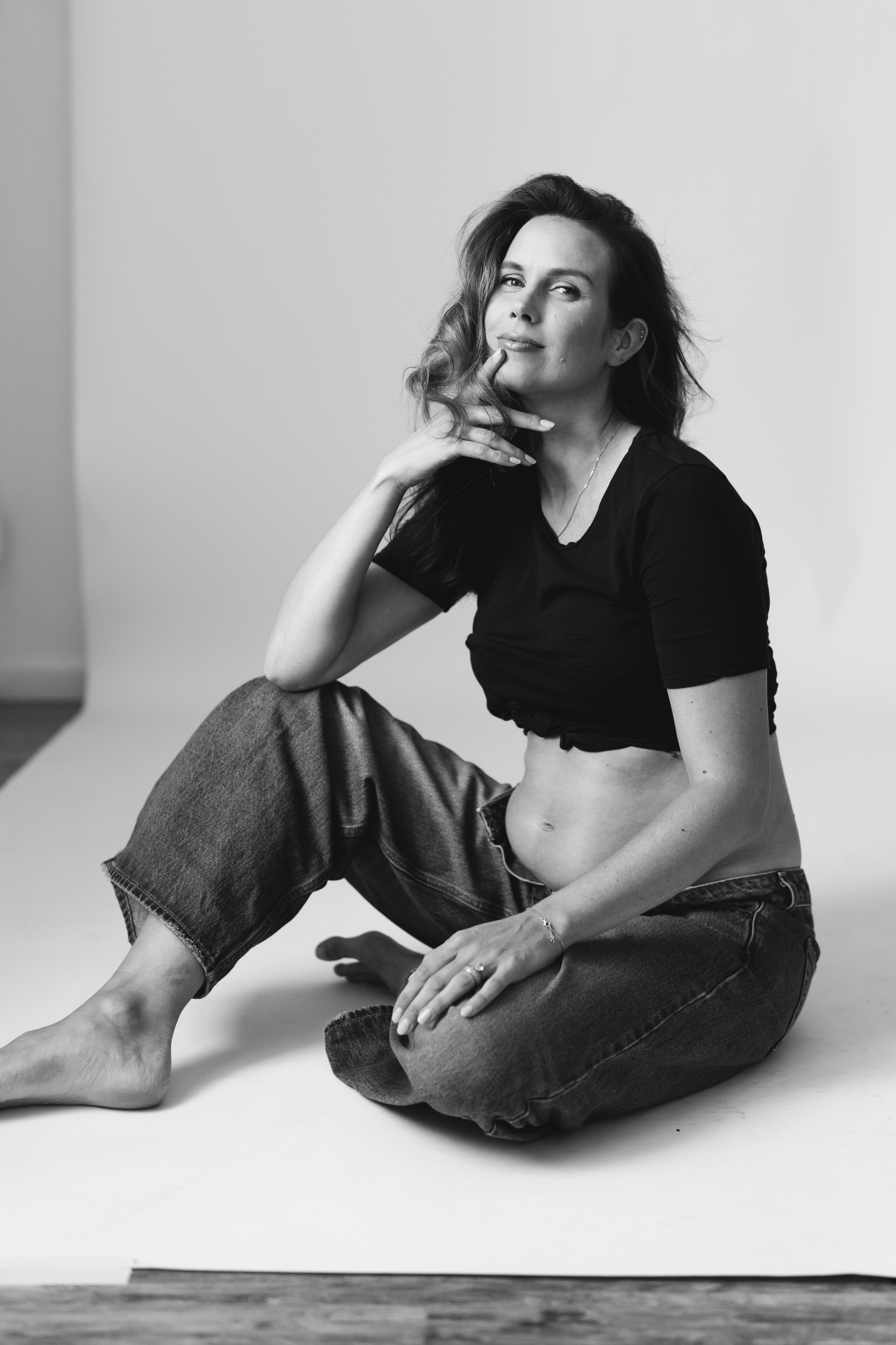 Kathleen. Modern maternity photographer in Long Island New York