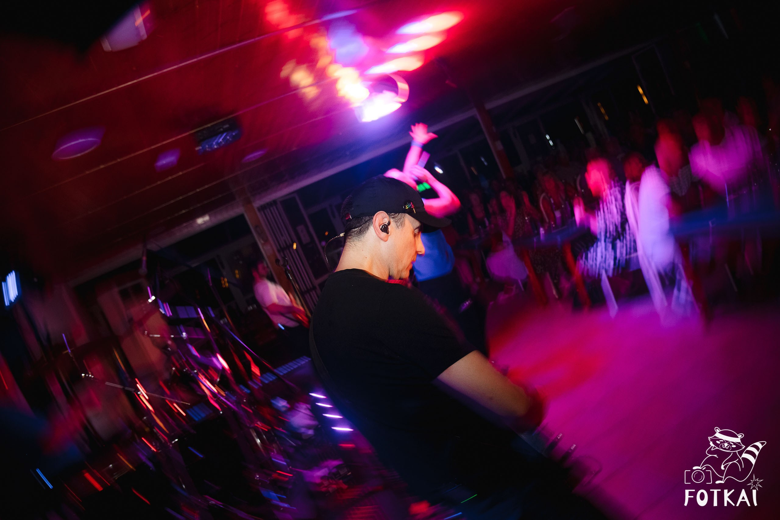 Ultimate Coldplay en Restaurante Los Cucalos: Reportaje fotográfico 17.09.25 | FOTKAI