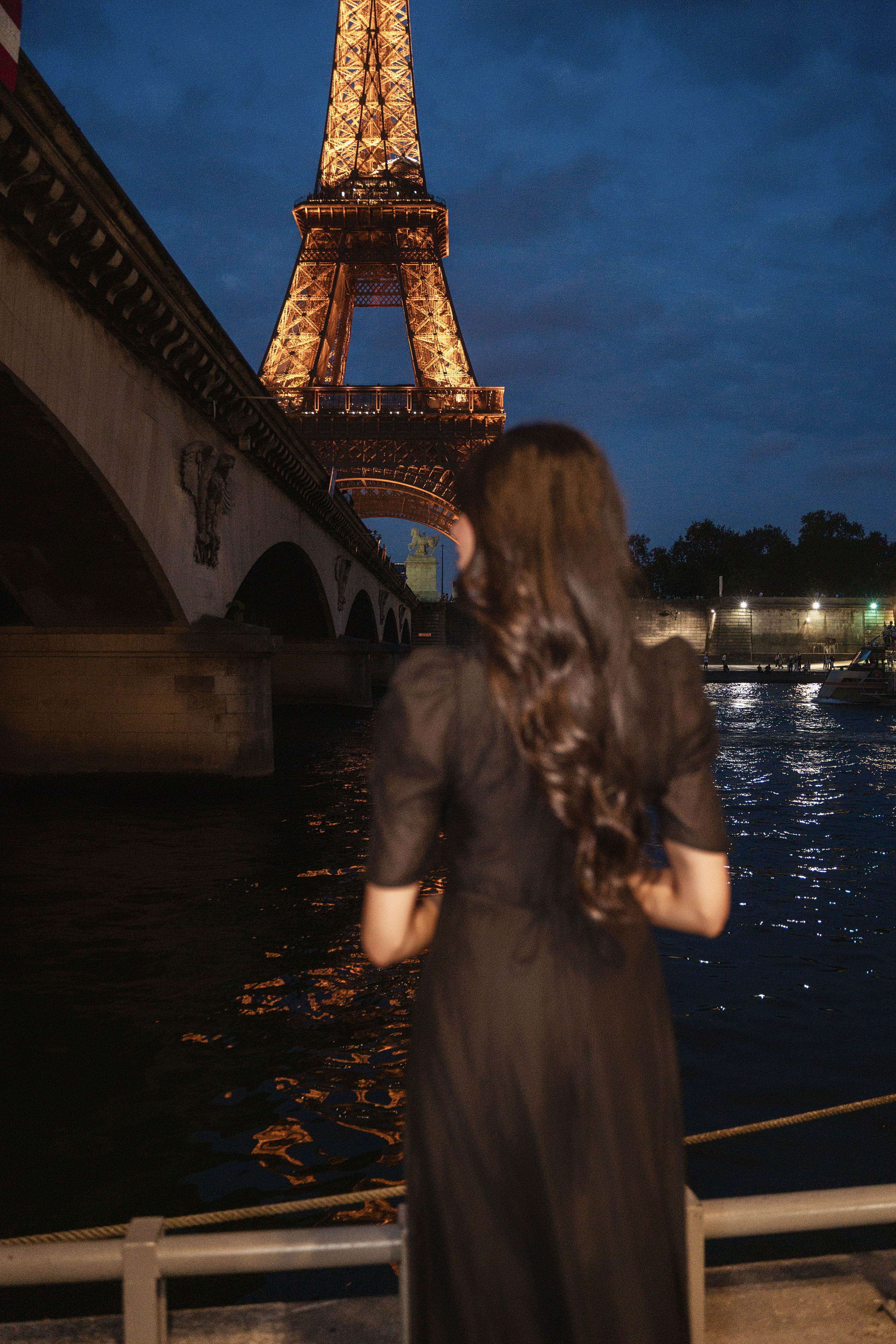 Naila (4 hours). Photographer in Paris|Solo and groups, portraits & content, couples photo-shoot in Paris at the best locations