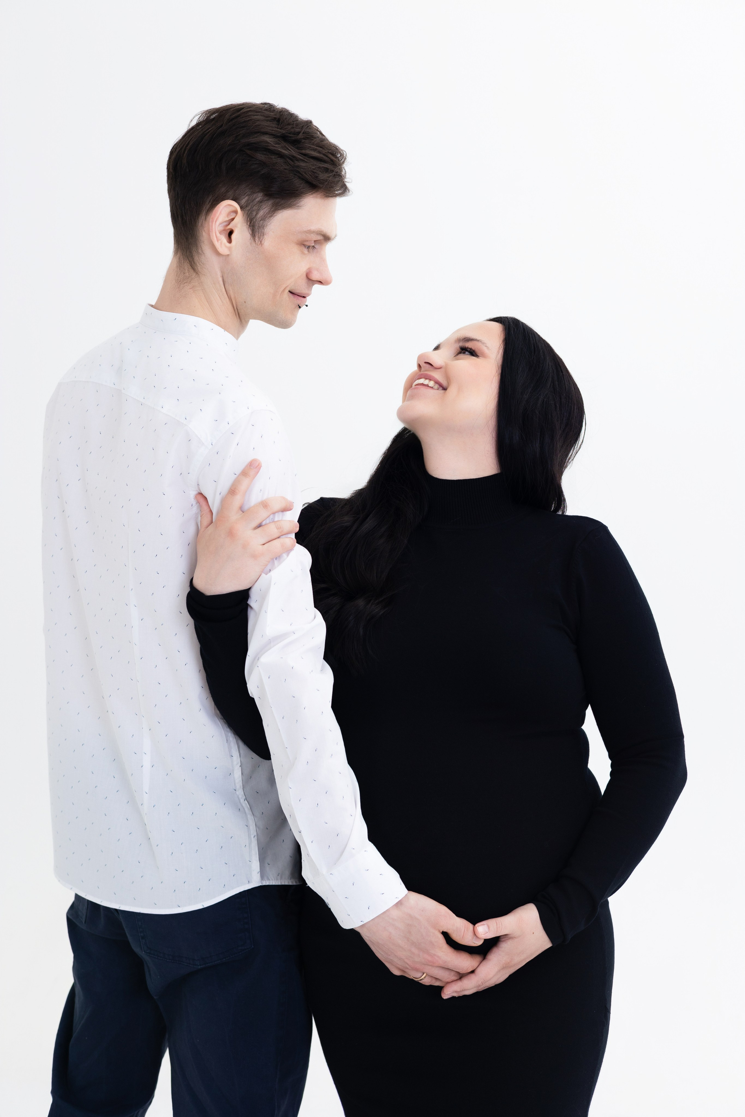 Grūtnieču fotosesija. Portretu fotosesija Rīgā| Biznesa portretu foto | Korporatīvās un darbinieku fotosesijas | Pasākumu fotogrāfs | Produktu fotogrāfs