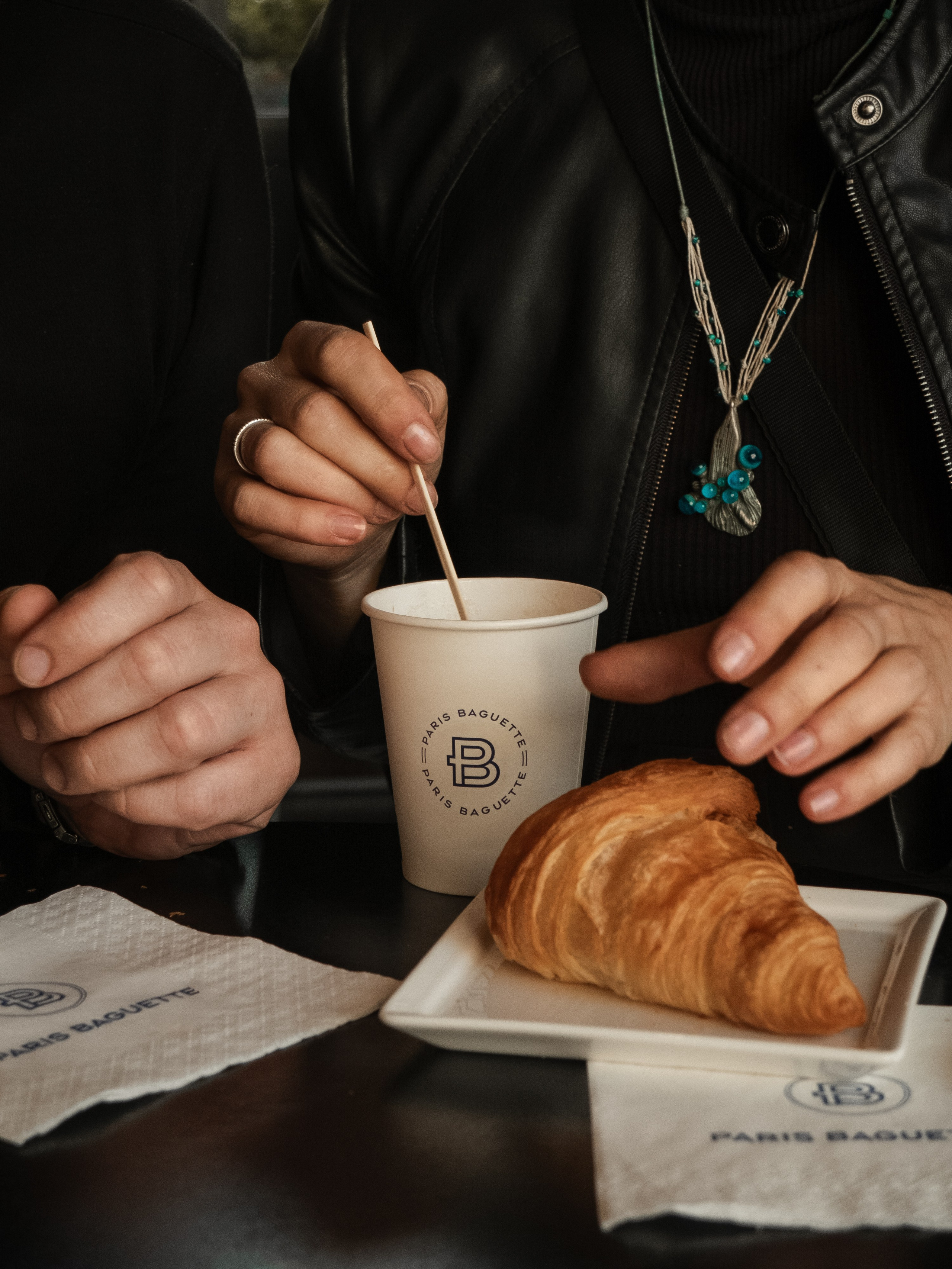 Парная стрит фотосессия. Фотограф в Париже Полина Осипова