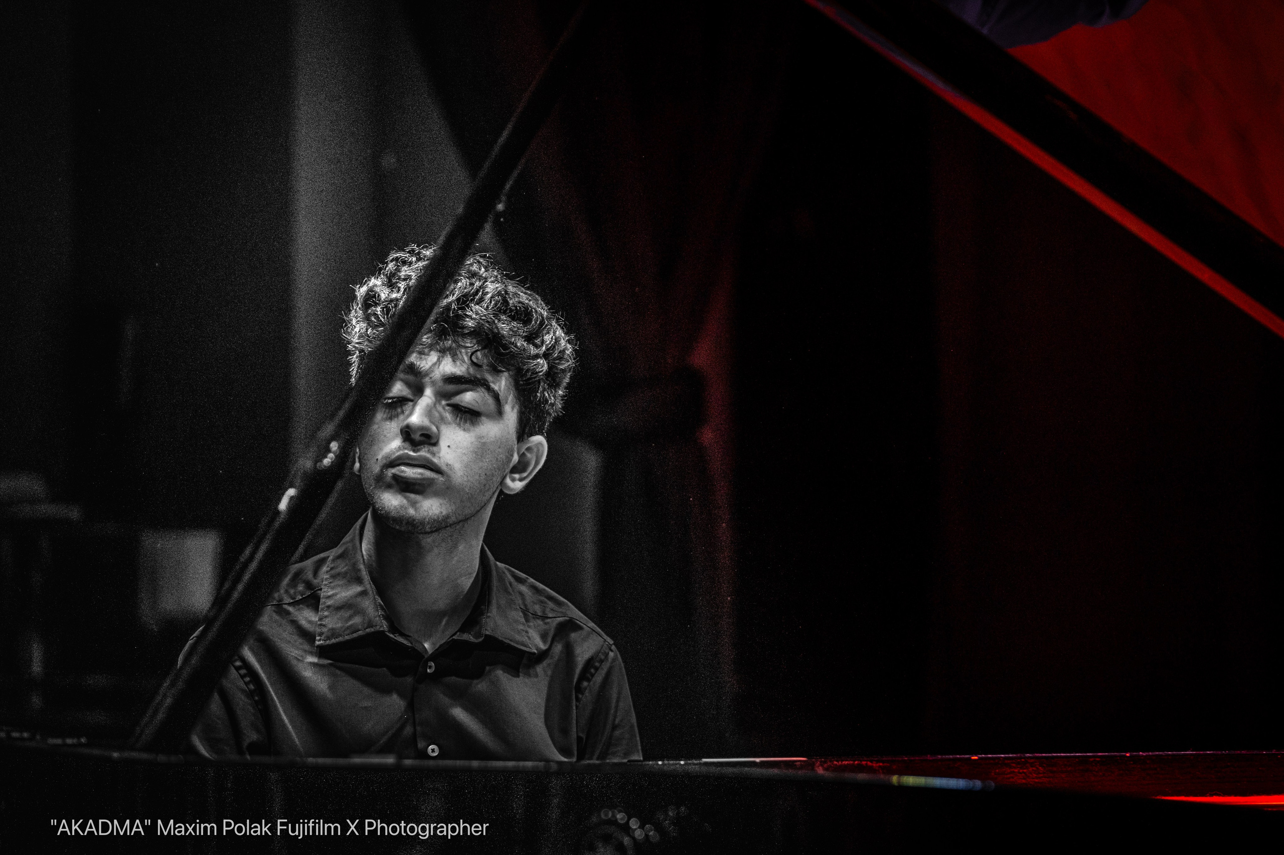 Concert Photographer. Middle East Photo Agency — Photography & Event Magnets — סוכנות צילום והדפסת מגנטים לאירועים