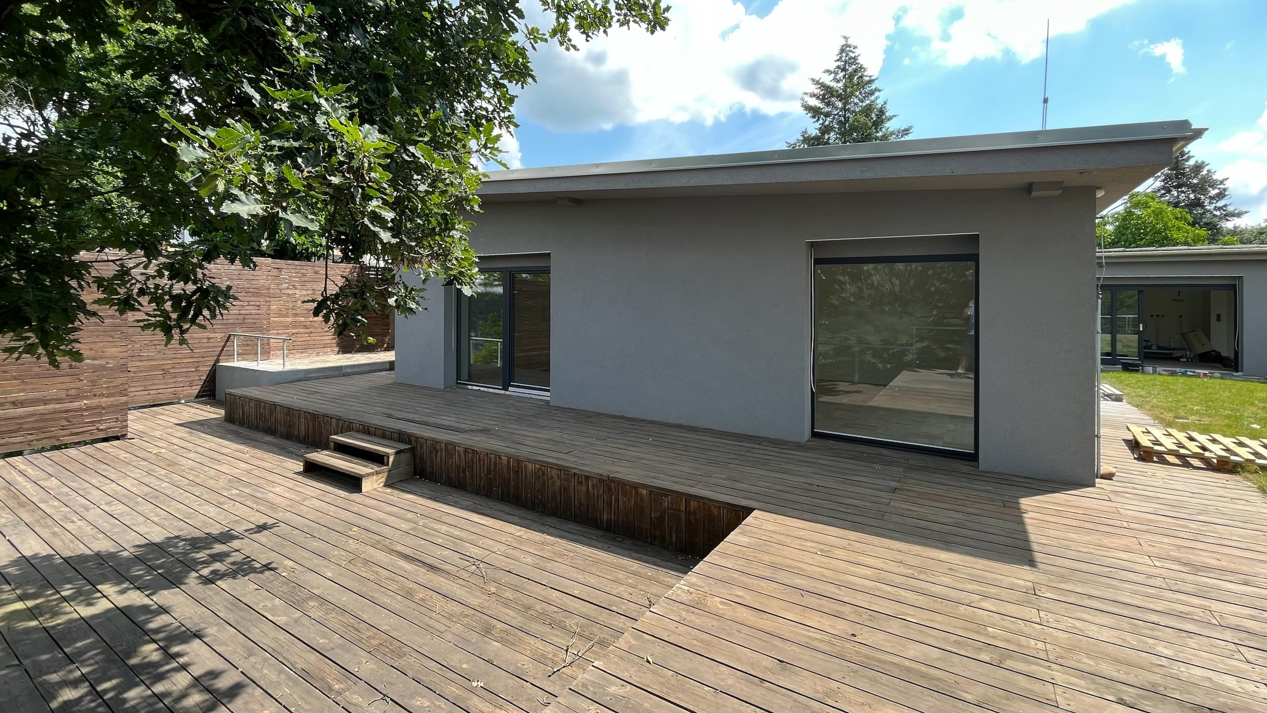 Архитектор в Праге Architekt Praha - Navrhujeme luxusní domy. Špičková moderní architektura. architektonické studio Praha. Architekti rodinných domů | Architektonické studio Praha. Zahradní architekt. Bytový Architekt a Návrhy interiérů. Architekt rodinných domů. Luxury villa Nejlepší Vily  Luxury vila русскоговорящий архитектор в чехии дизайнер интерьера прага Дизайн интерьера - Архитектор жилых помещений Прага проект виллы проект дома в праге строительство дома чехия