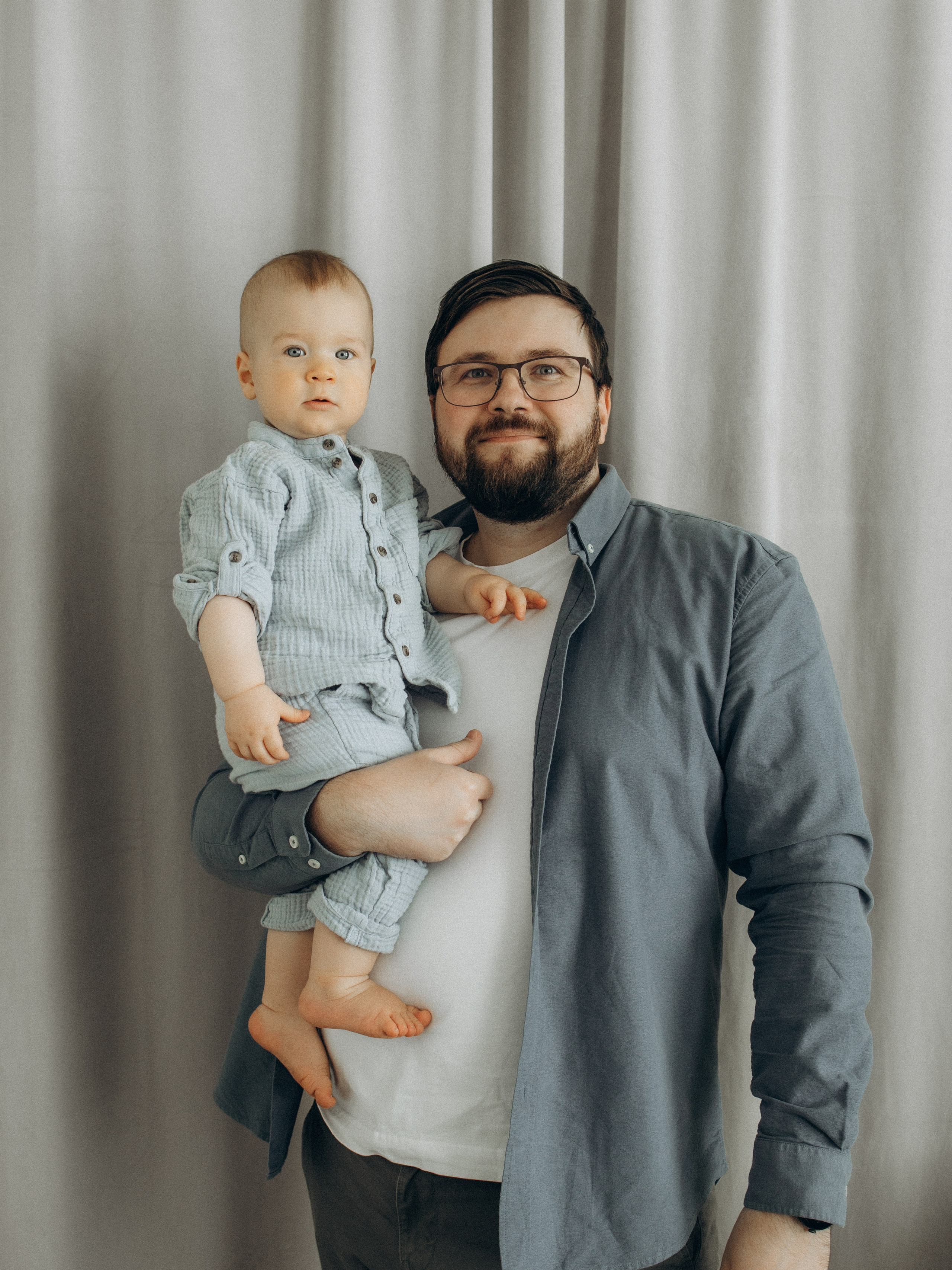 Yan’s family. Kristina, portrait and family photographer in Helsinki