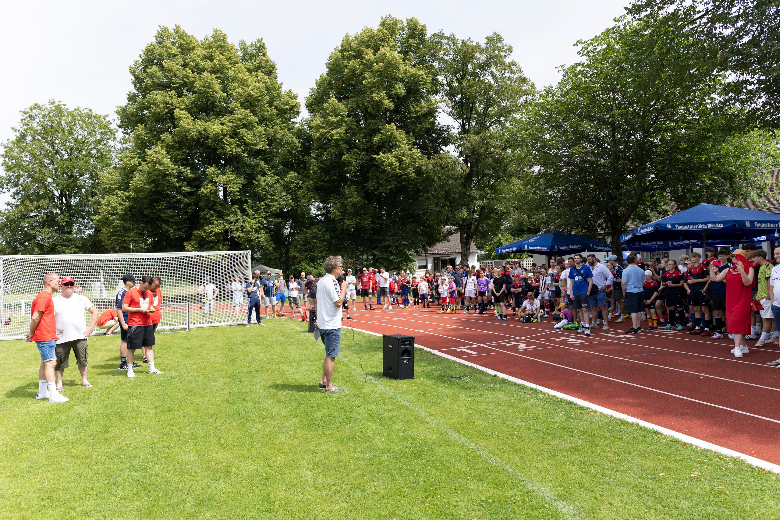 Fußball Meisterschaft. Photographer in Munich