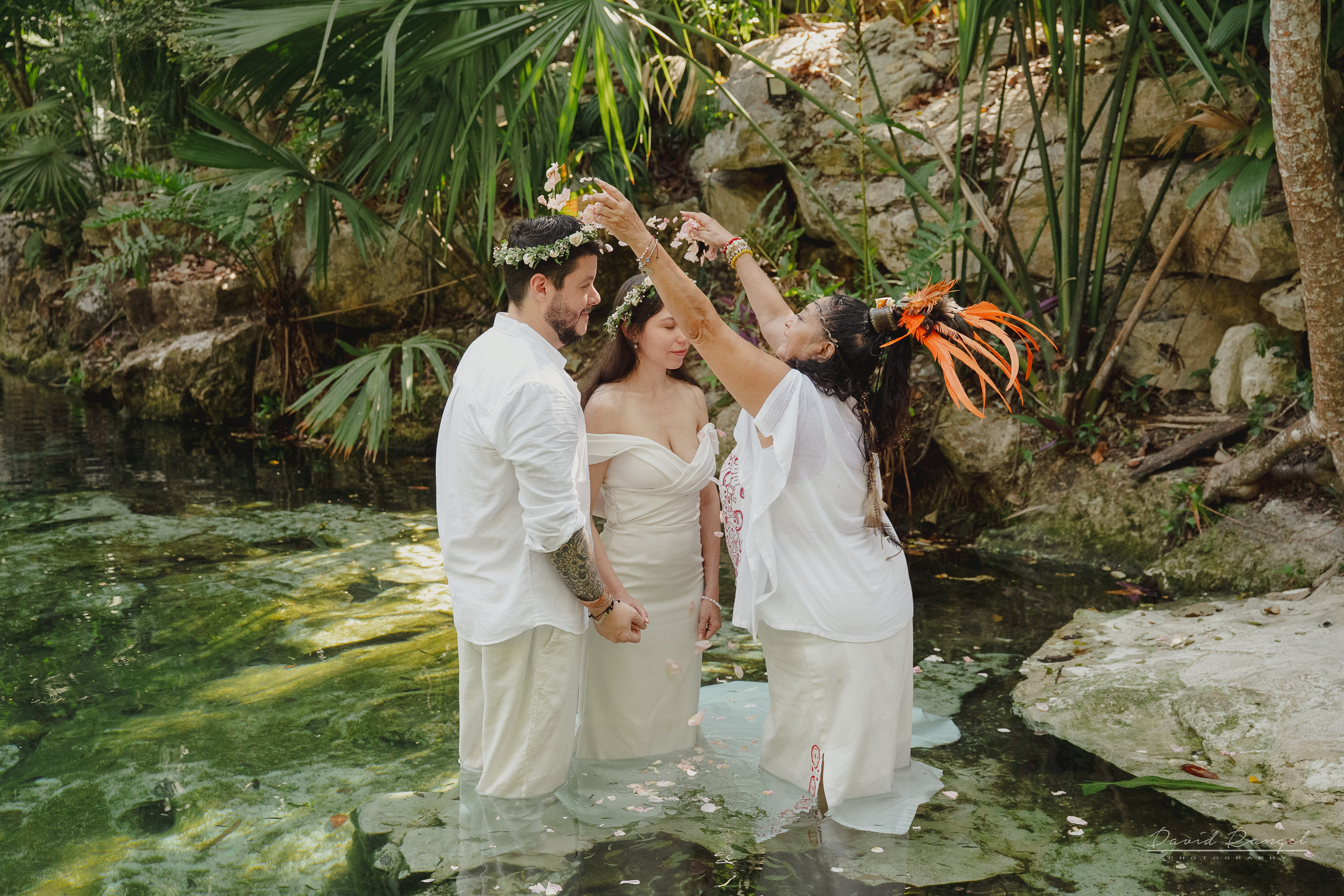 Vanessa and Alejandro´s Mayan Wedding at Kantunchi Park. Destination wedding photographer based in Cancun and Riviera Maya with service worldwide