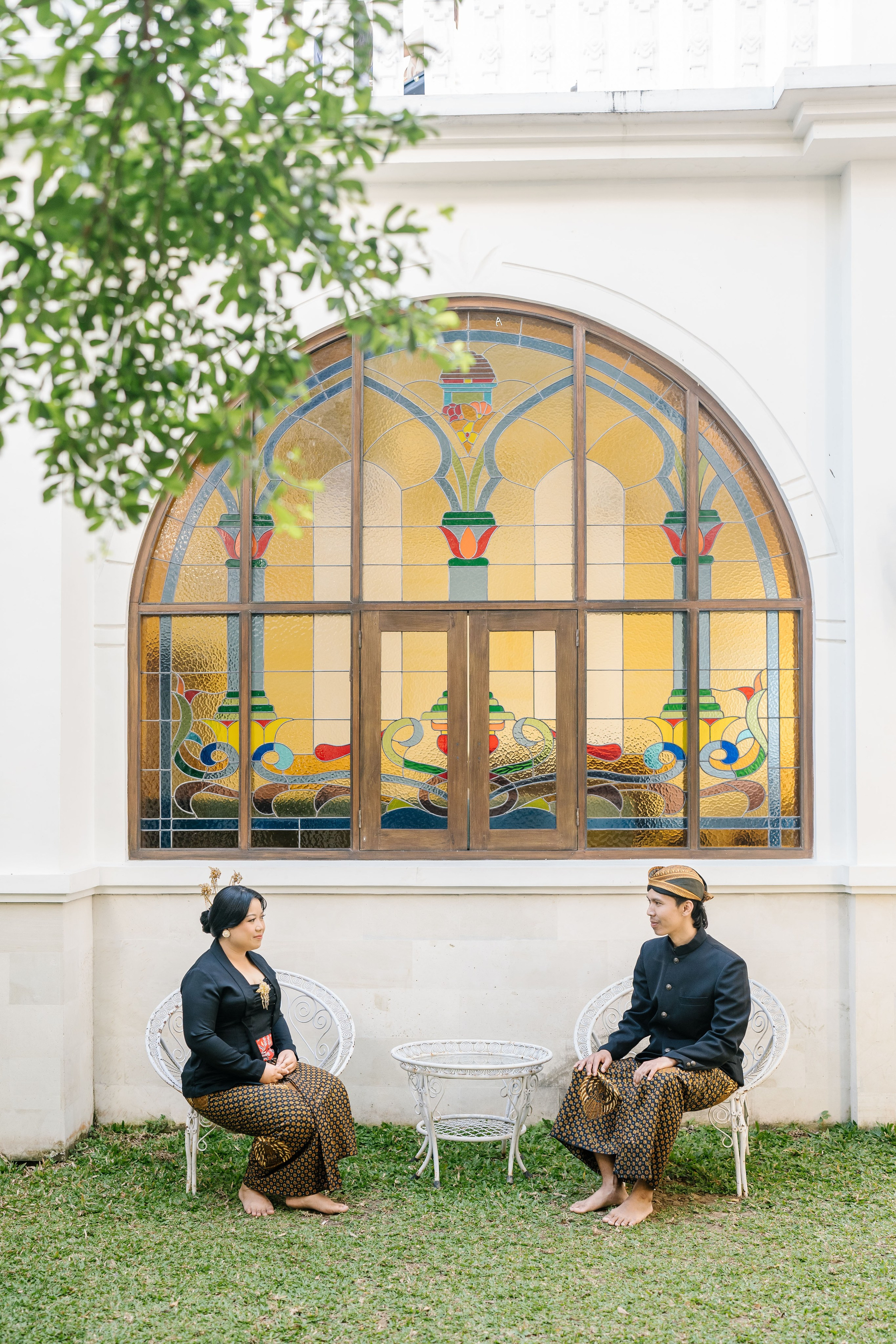 Prewedding Photo Shoot with Javanese style. Female Photographer in Bali