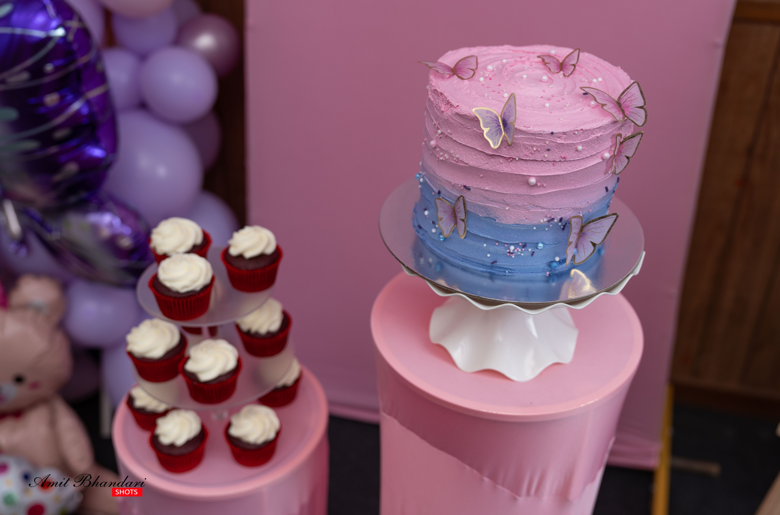 Yuhana’s Cake Smash Session. Freelance Photographer in Newcastle & Central Coast
