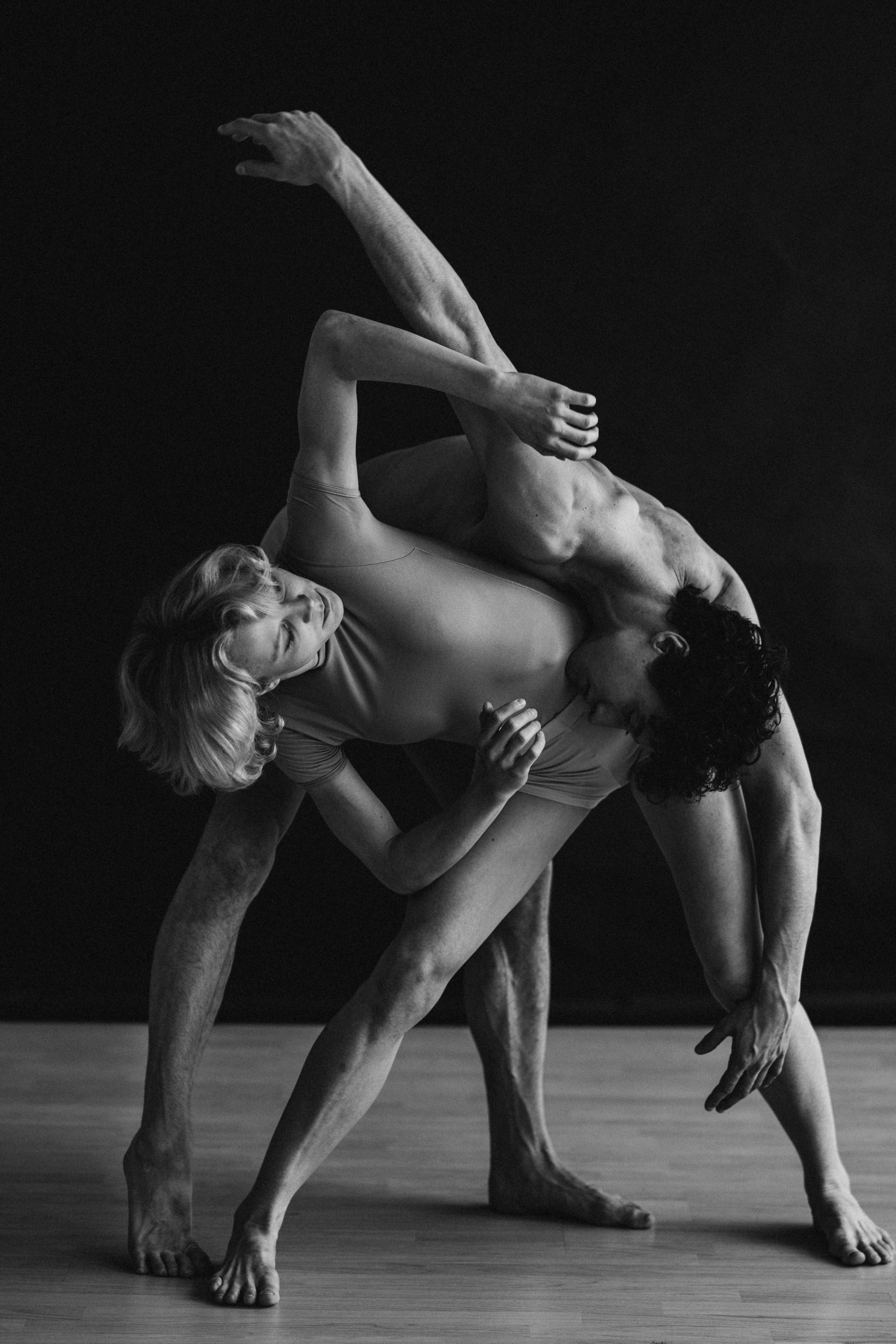 DANCERS. Victoria Olonen – Cinematic Portrait Artist | Helsinki & Europe