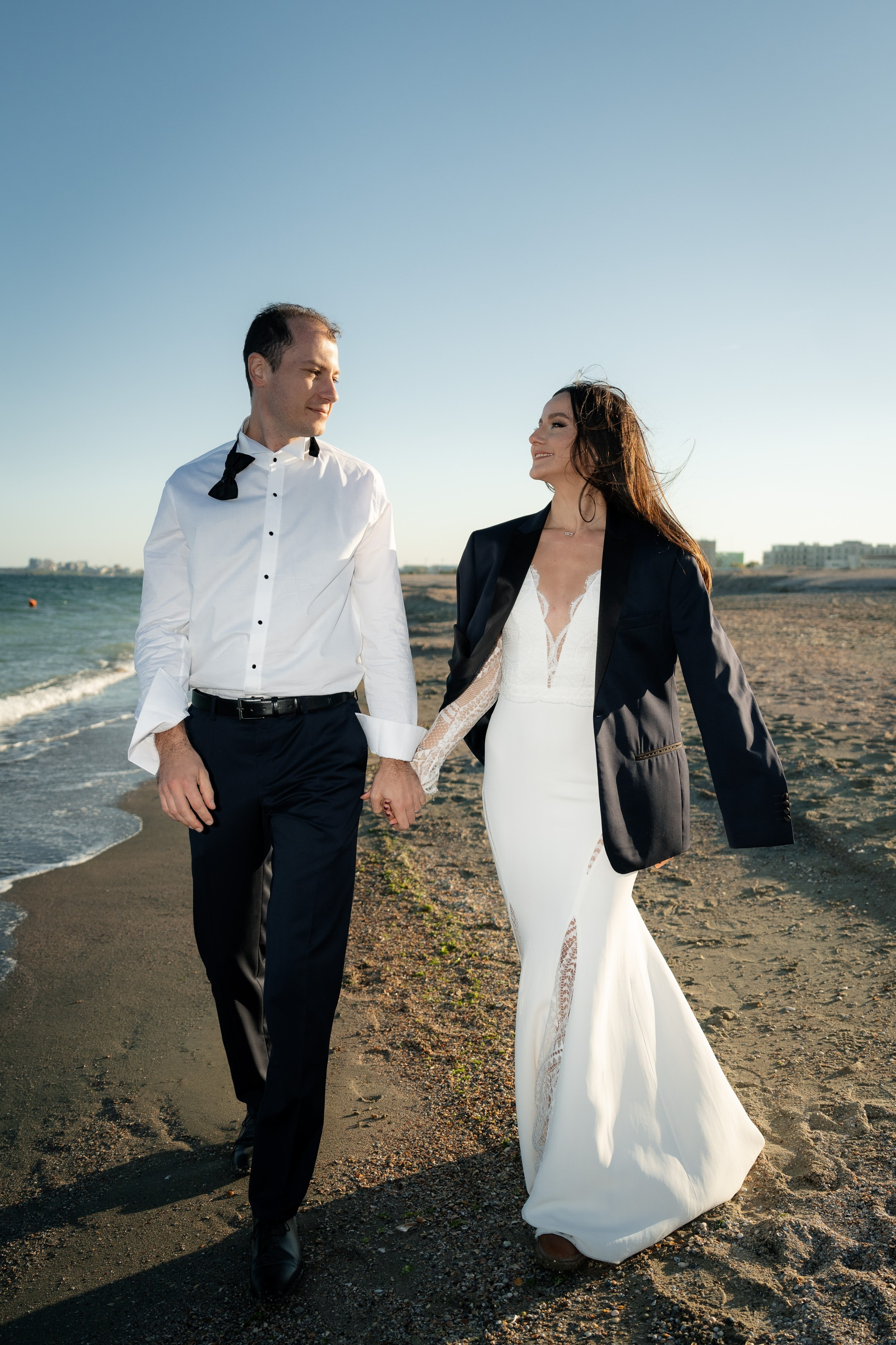 Elly & Andrew. Destination Wedding Photographer Alex Pasarelu