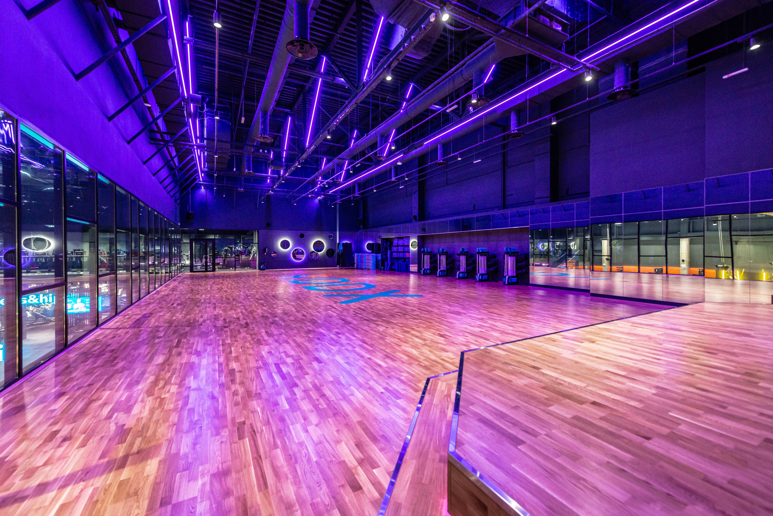 DDX Fitness в ТЦ Место встречи Янтарь. ФОТОГРАФ МЕКСИКА КИНТАНА-РОО