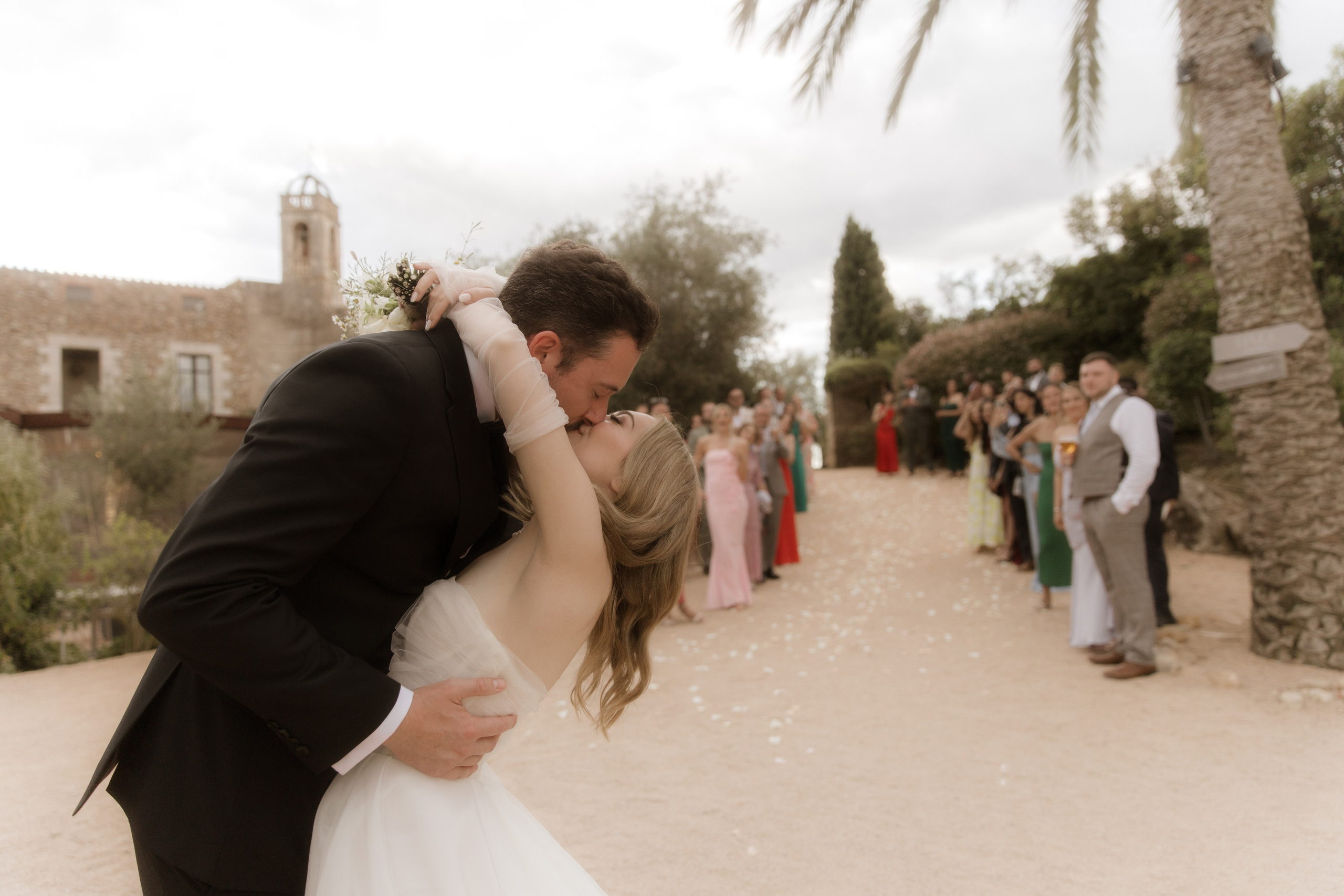 PJ & Yonna. Hotel Castell d’Emporda. Paola fotógrafo / videografo de bodas en Barcelona
