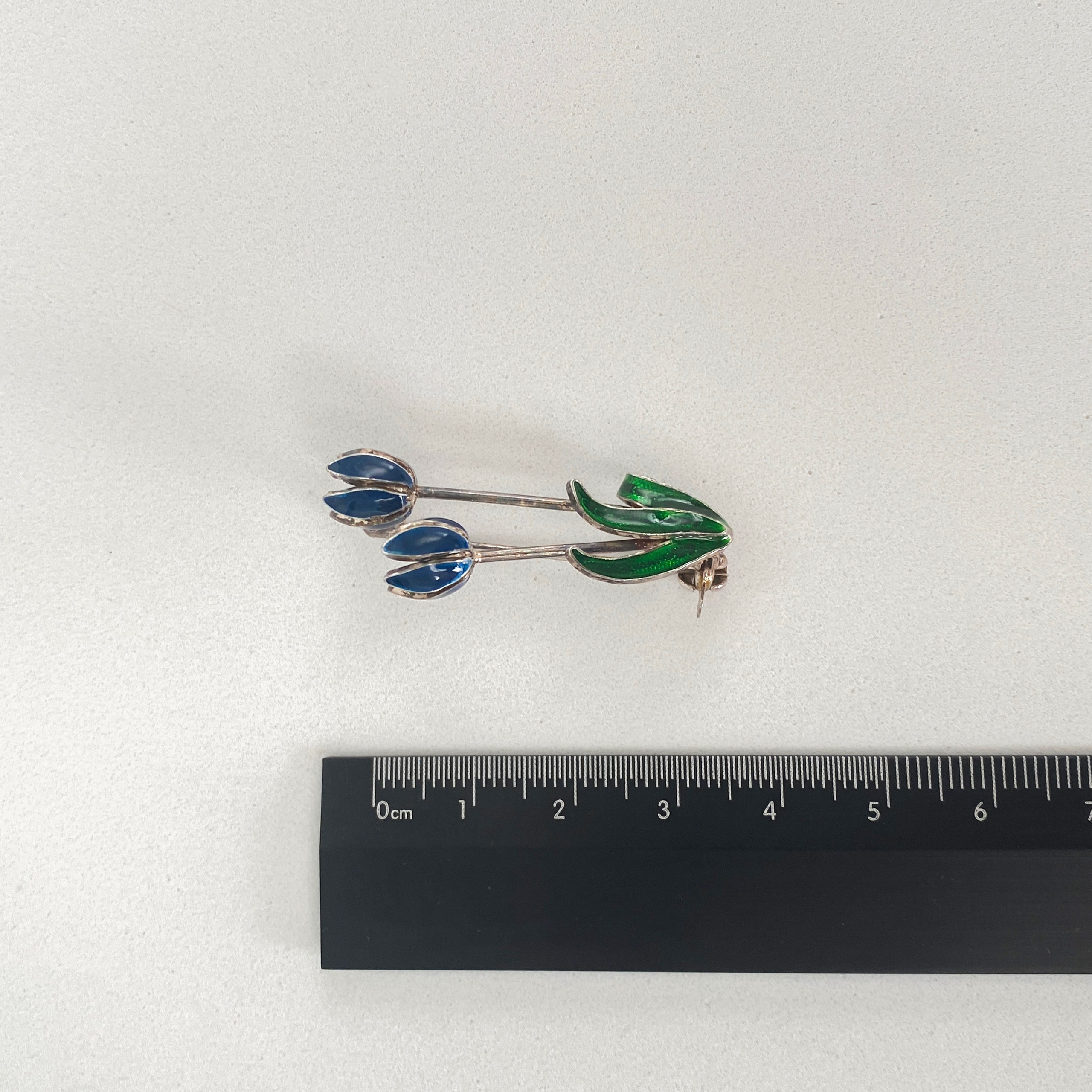 Tulips. Современнные и актикварные украшения в Барселоне, Москве и Санкт-Петербурге