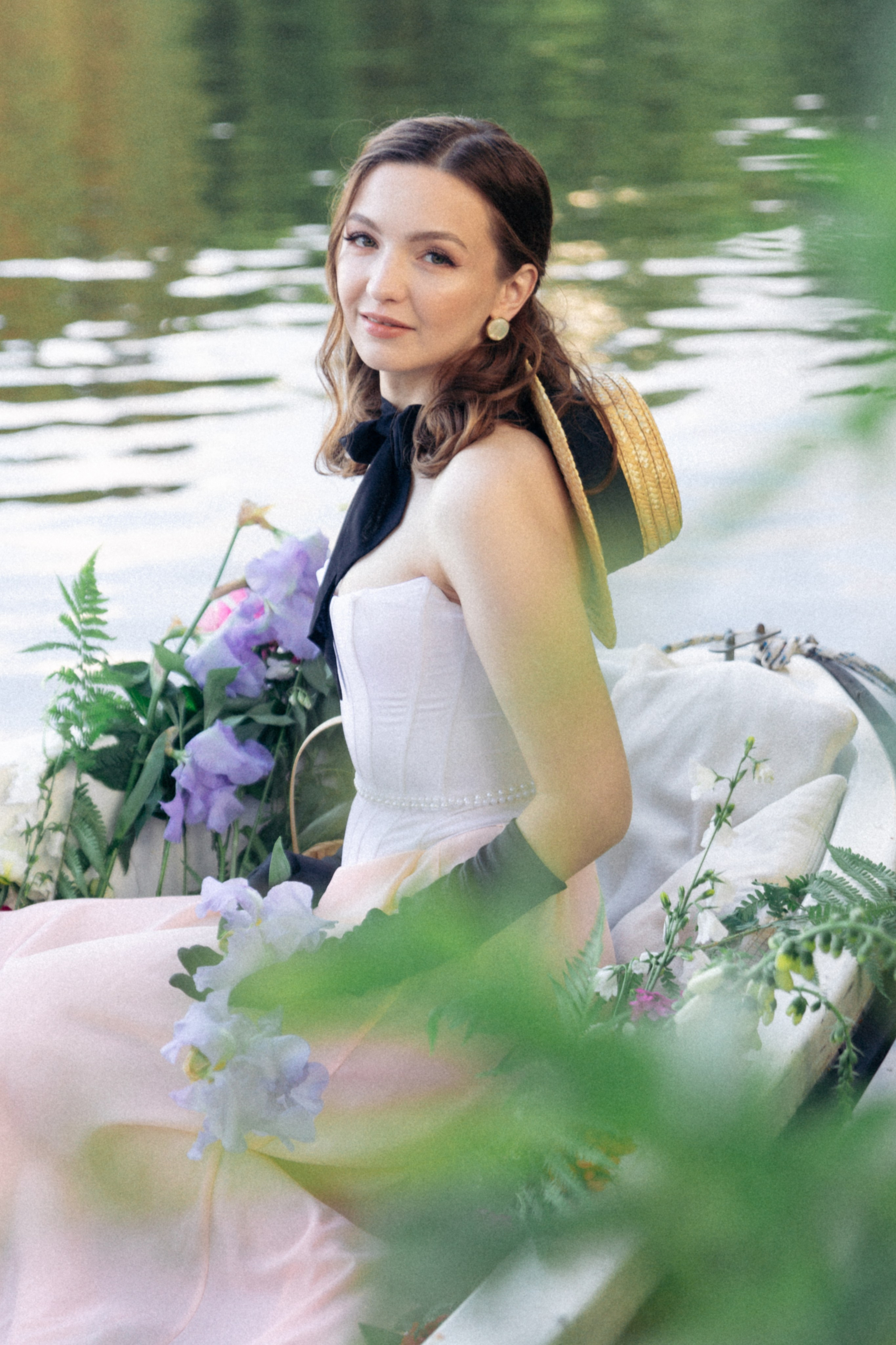 Boat & flowers. Photographer Anna Curly | Weddings and Events in Dubai