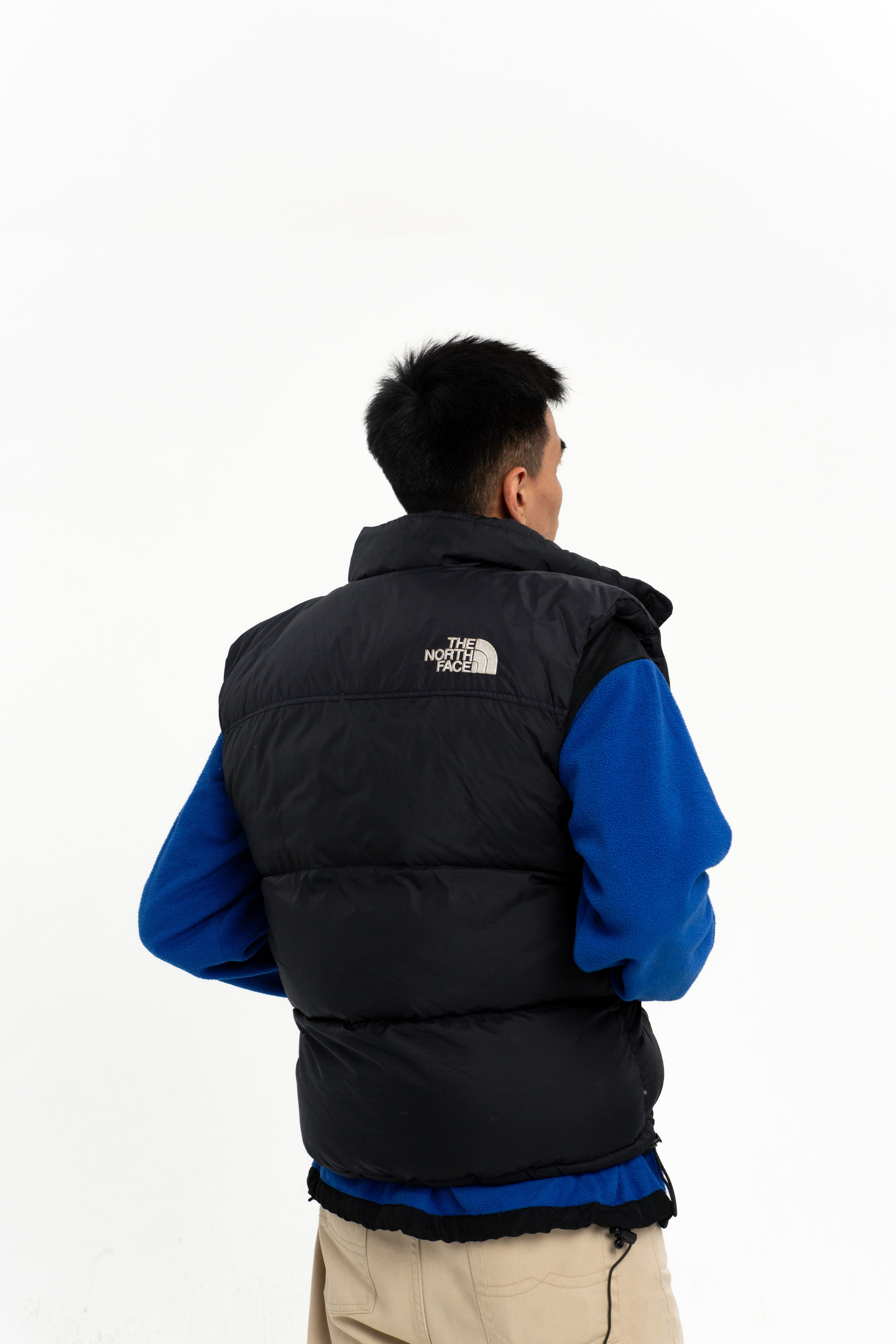 Davran. Thrift shop. Photographer Vladmir Gladkov