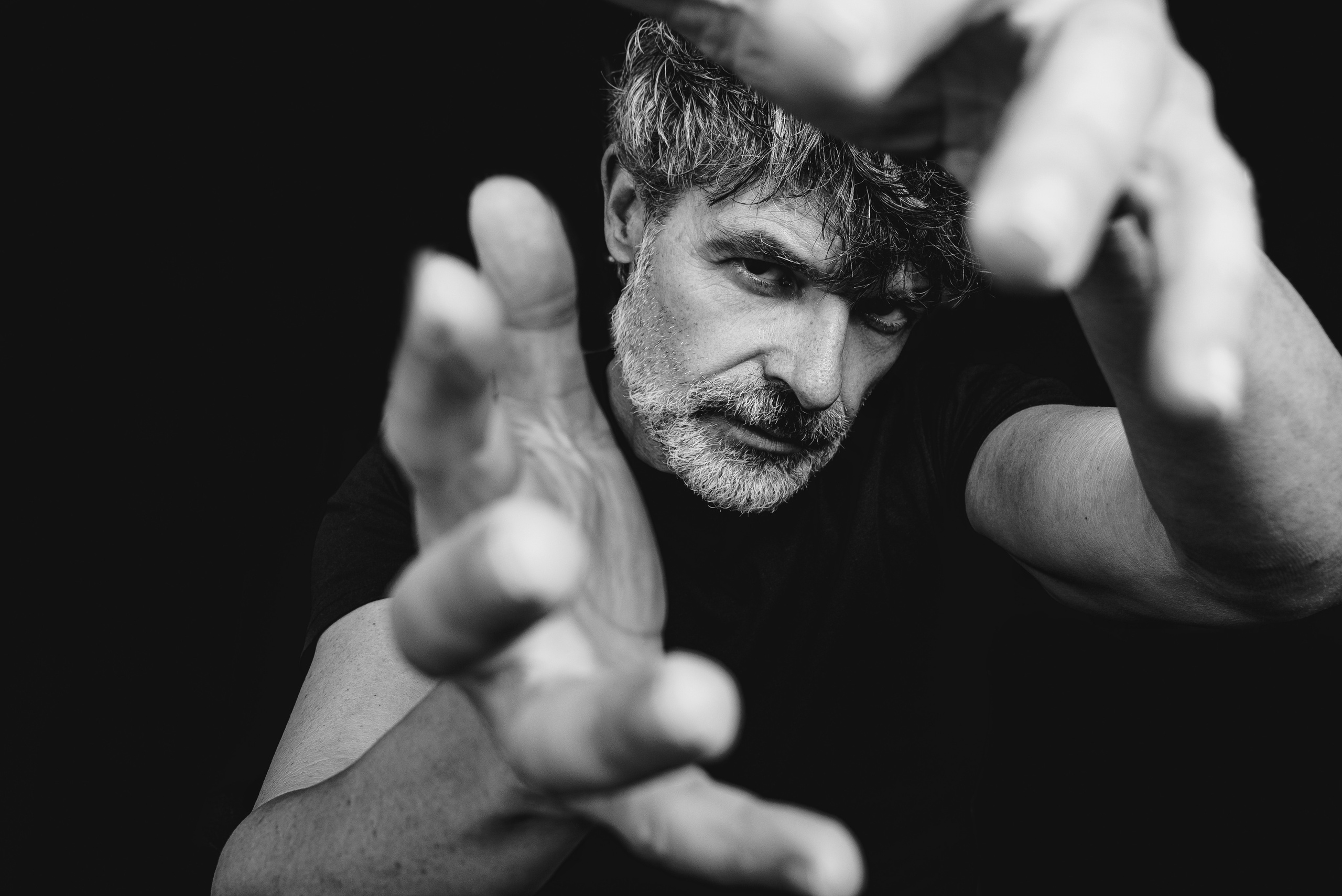 Nacho Guerreros. Студийная фотосессия для испанского актера