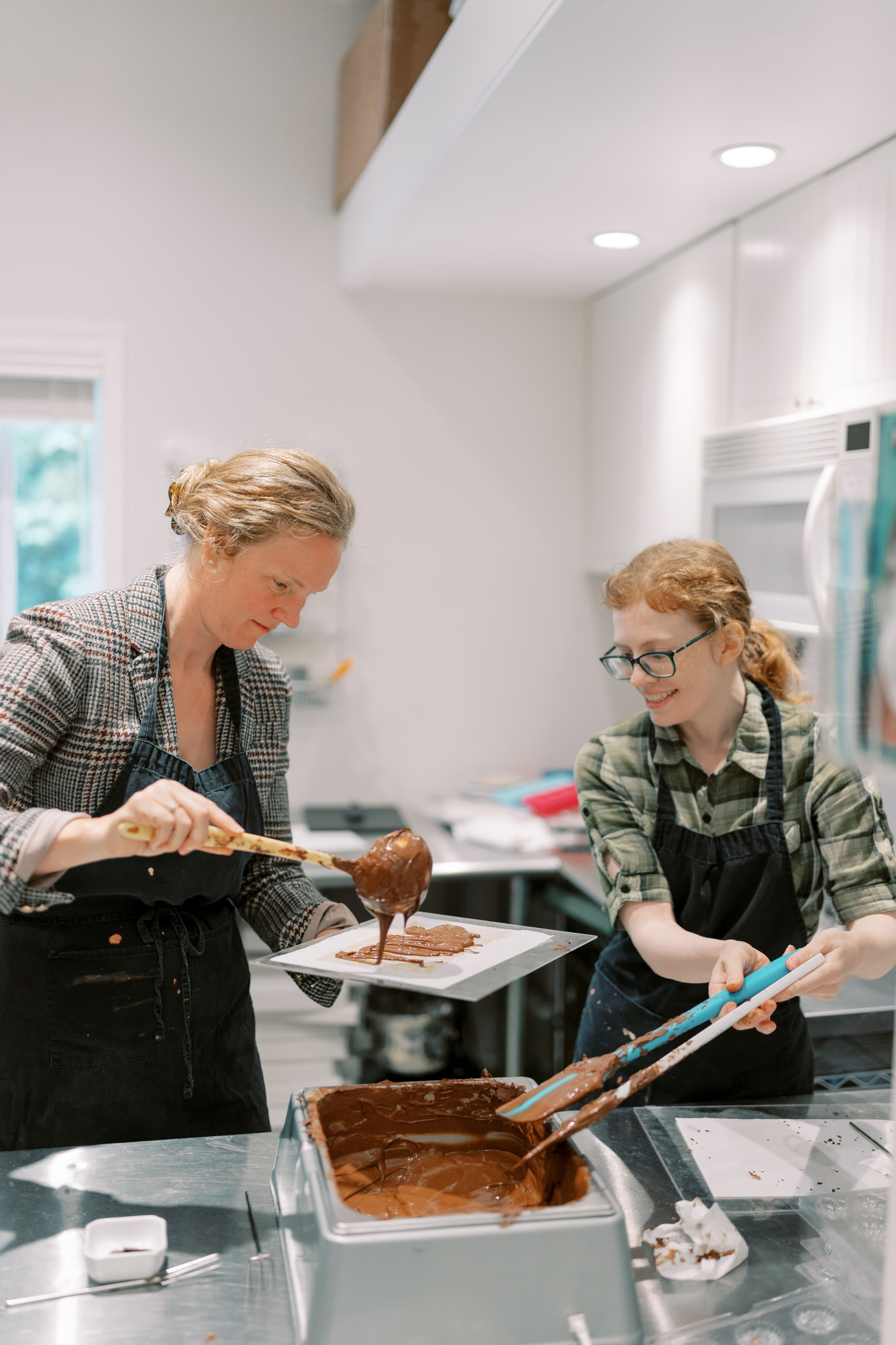 Event: Chocolate-Making Workshop. EVAN ARISTOV WEDDING PHOTOGRAPHY — Seattle Wedding Photographer