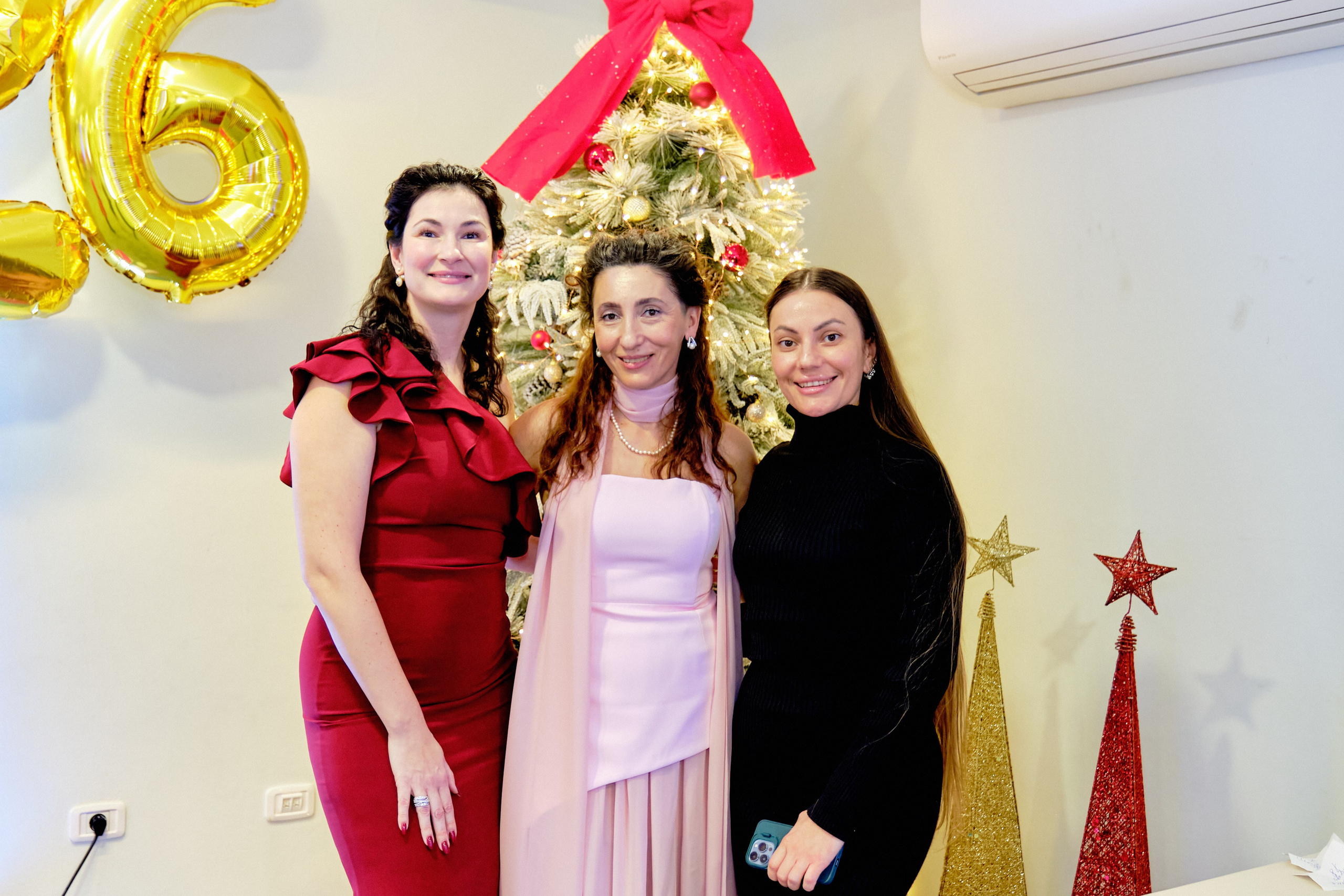 Фоторепортаж з благодійного Новорічного балу у Чорногорії. Портретний фотограф Альона Новгородцева