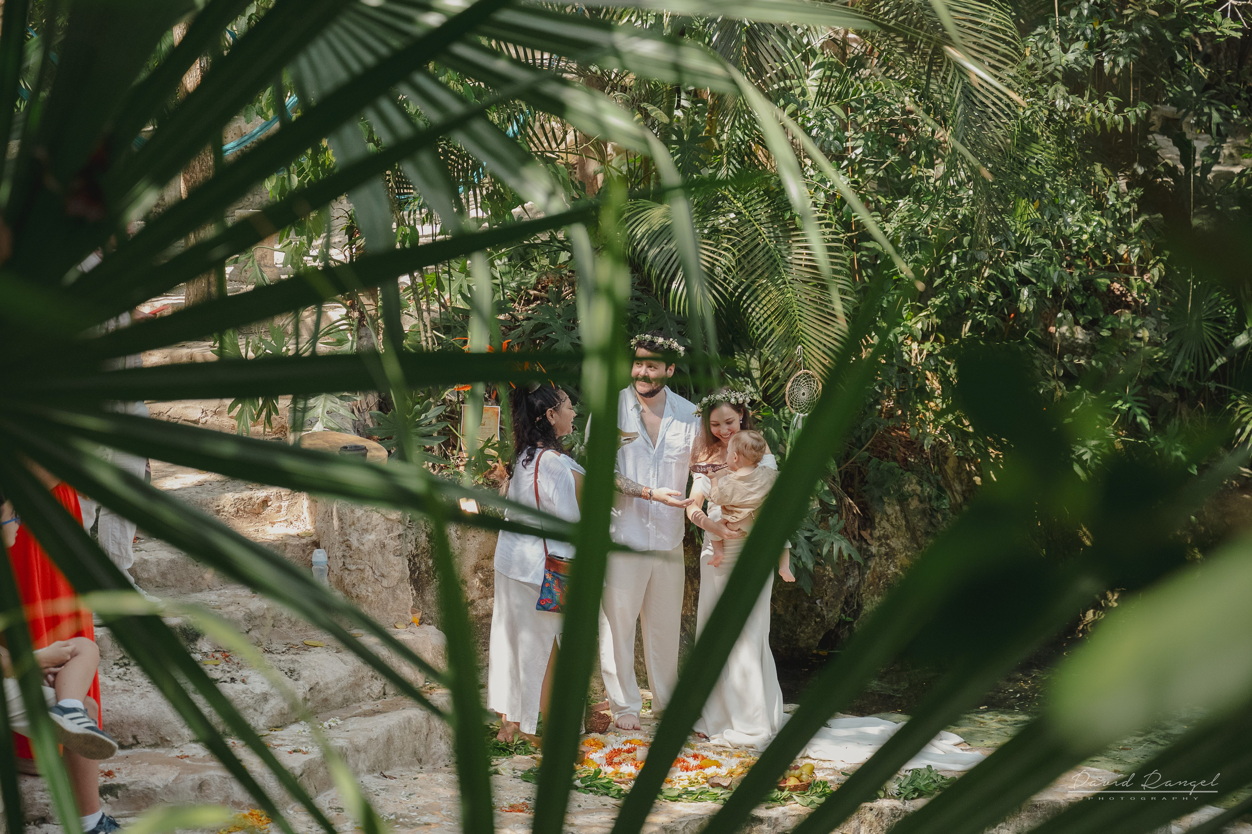 Vanessa and Alejandro´s Mayan Wedding at Kantunchi Park. Destination wedding photographer based in Cancun and Riviera Maya with service worldwide