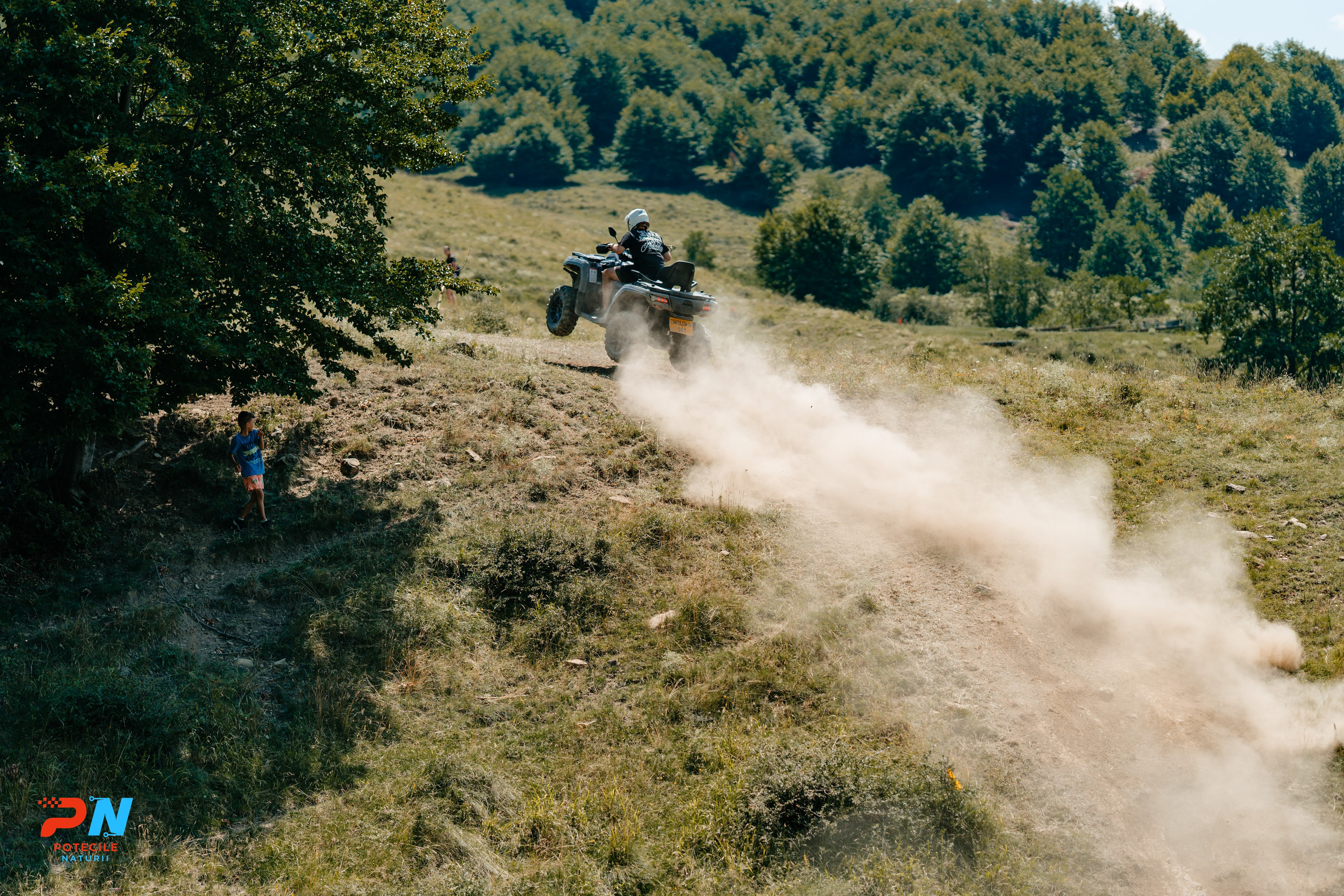 Potecile Naturii 2025. Raw Studio. Fotograful tau de nunta!