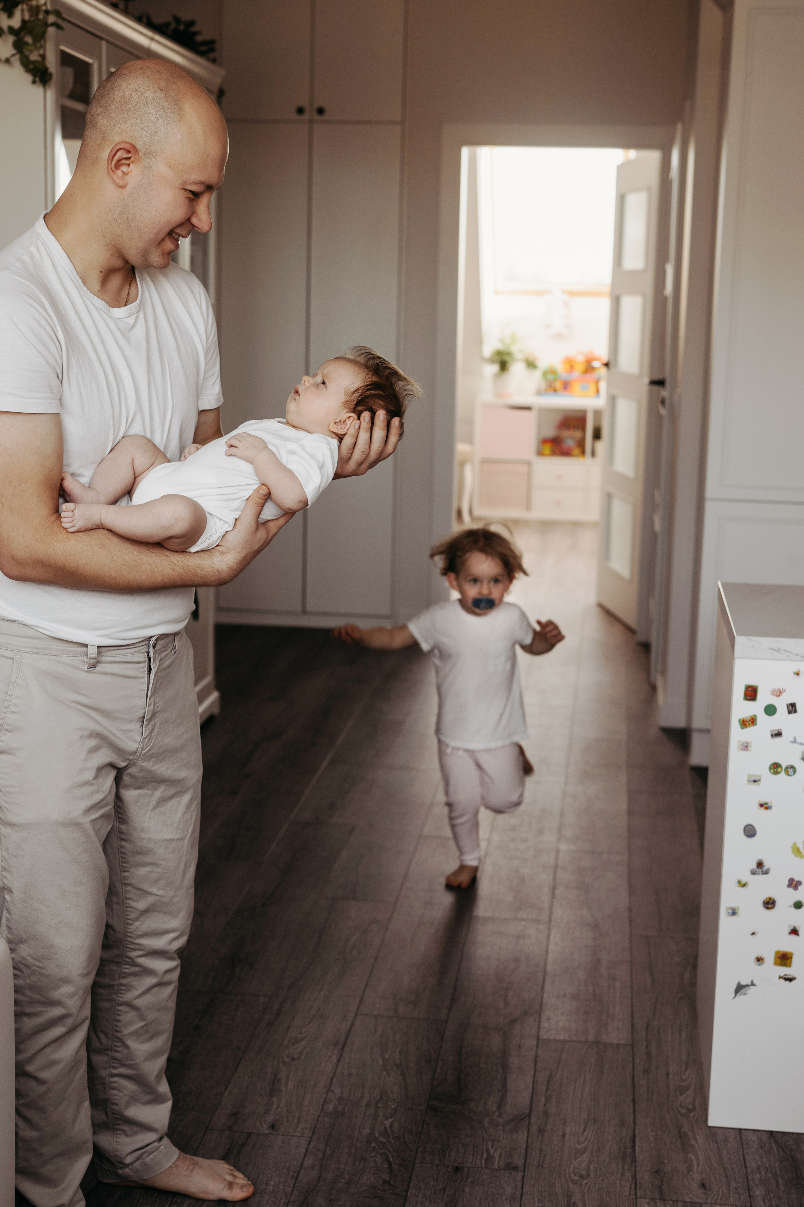 Аня и Эмилия (2 месяца и 2 годика). Фотограф новорожденных и детей первого года Евгения Михалькевич
