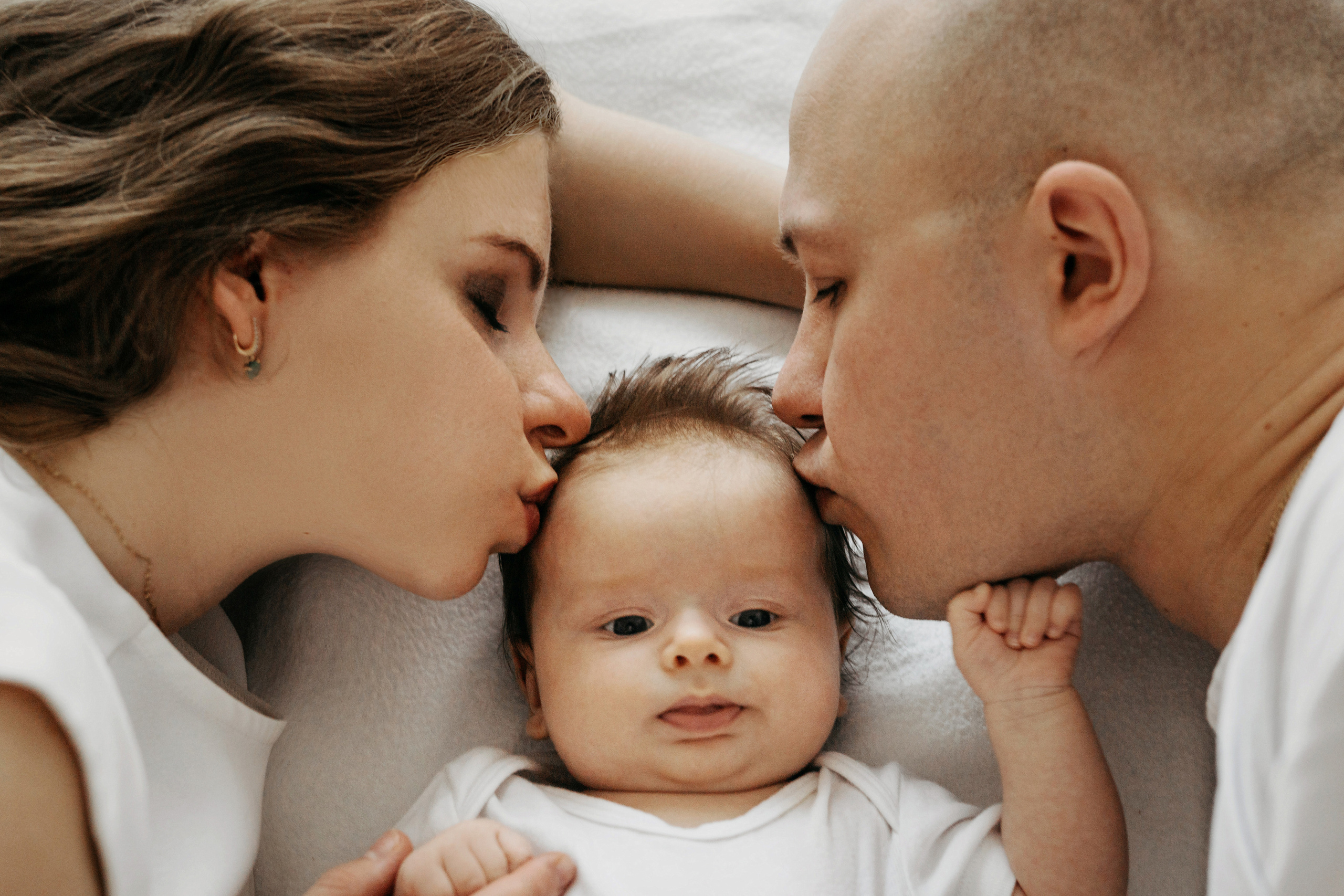 Аня и Эмилия (2 месяца и 2 годика). Фотограф новорожденных и детей первого года Евгения Михалькевич