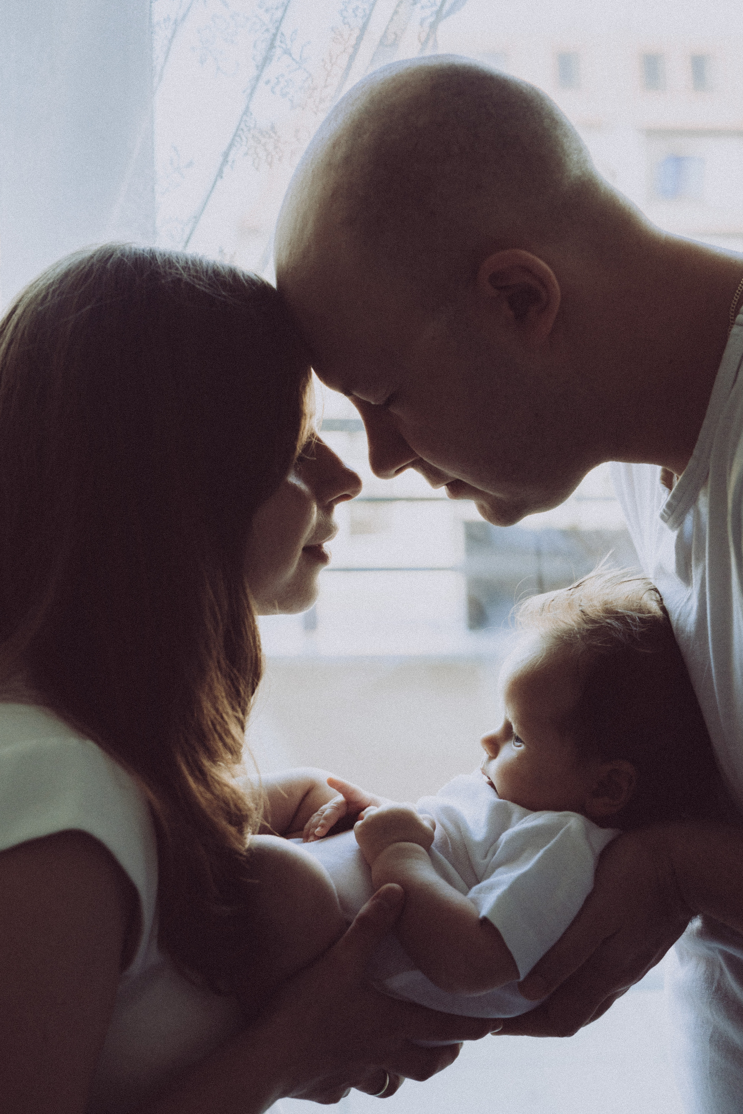 Аня и Эмилия (2 месяца и 2 годика). Фотограф новорожденных и детей первого года Евгения Михалькевич
