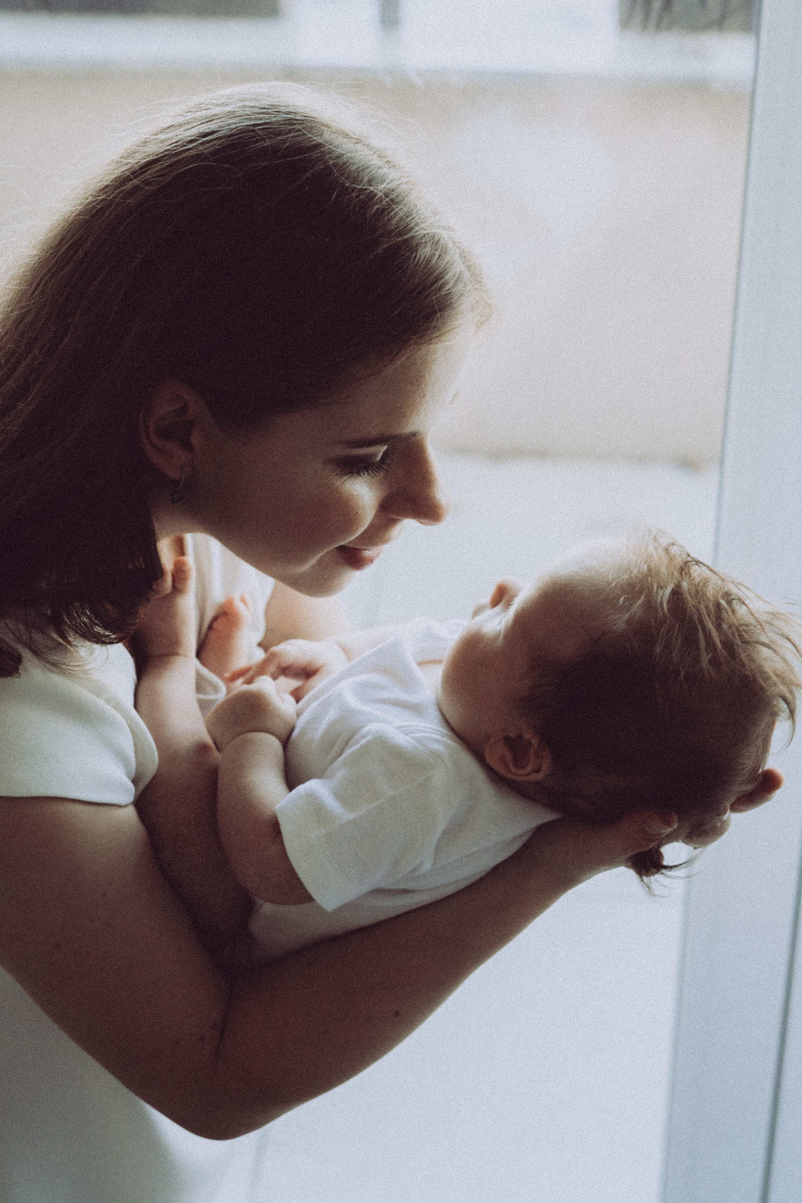 Аня и Эмилия (2 месяца и 2 годика). Фотограф новорожденных и детей первого года Евгения Михалькевич