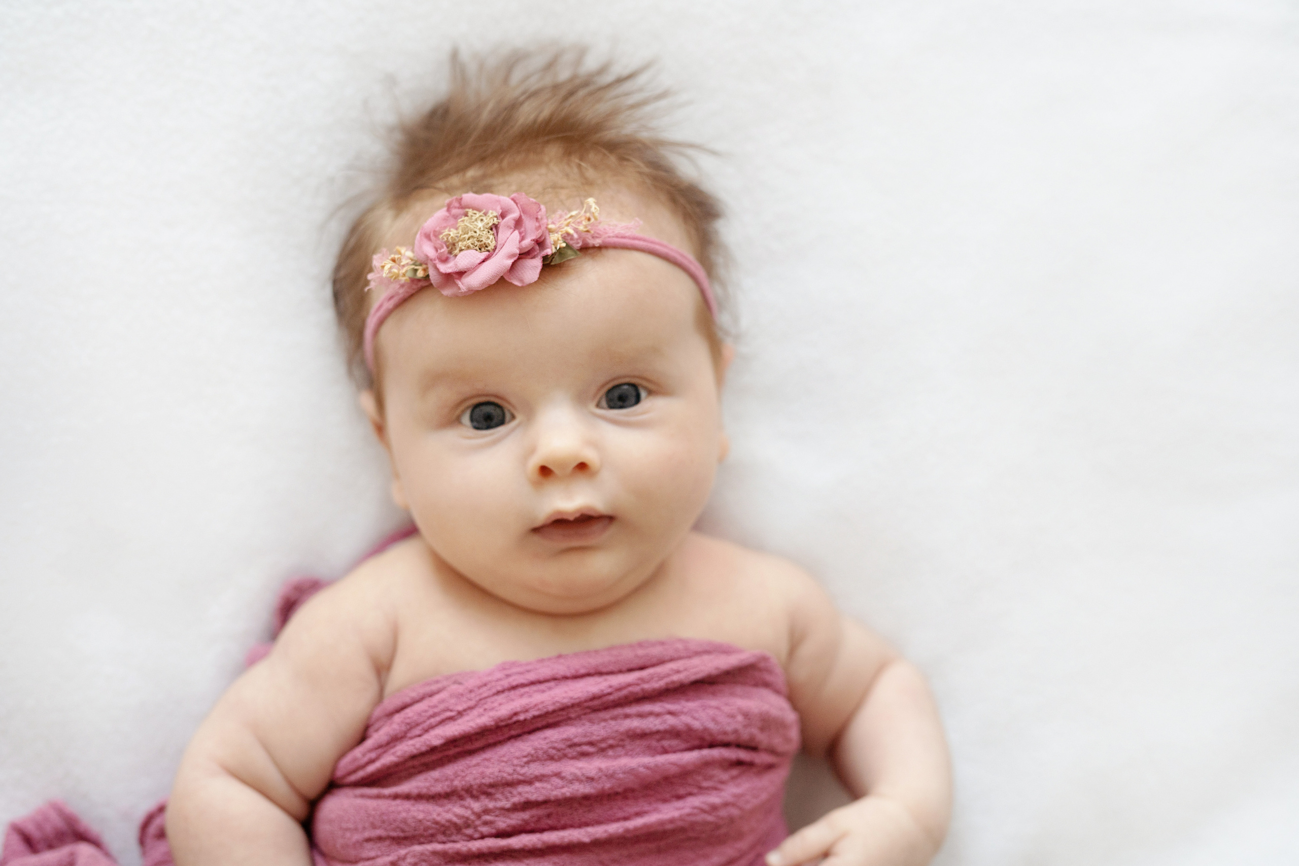 Аня и Эмилия (2 месяца и 2 годика). Фотограф новорожденных и детей первого года Евгения Михалькевич