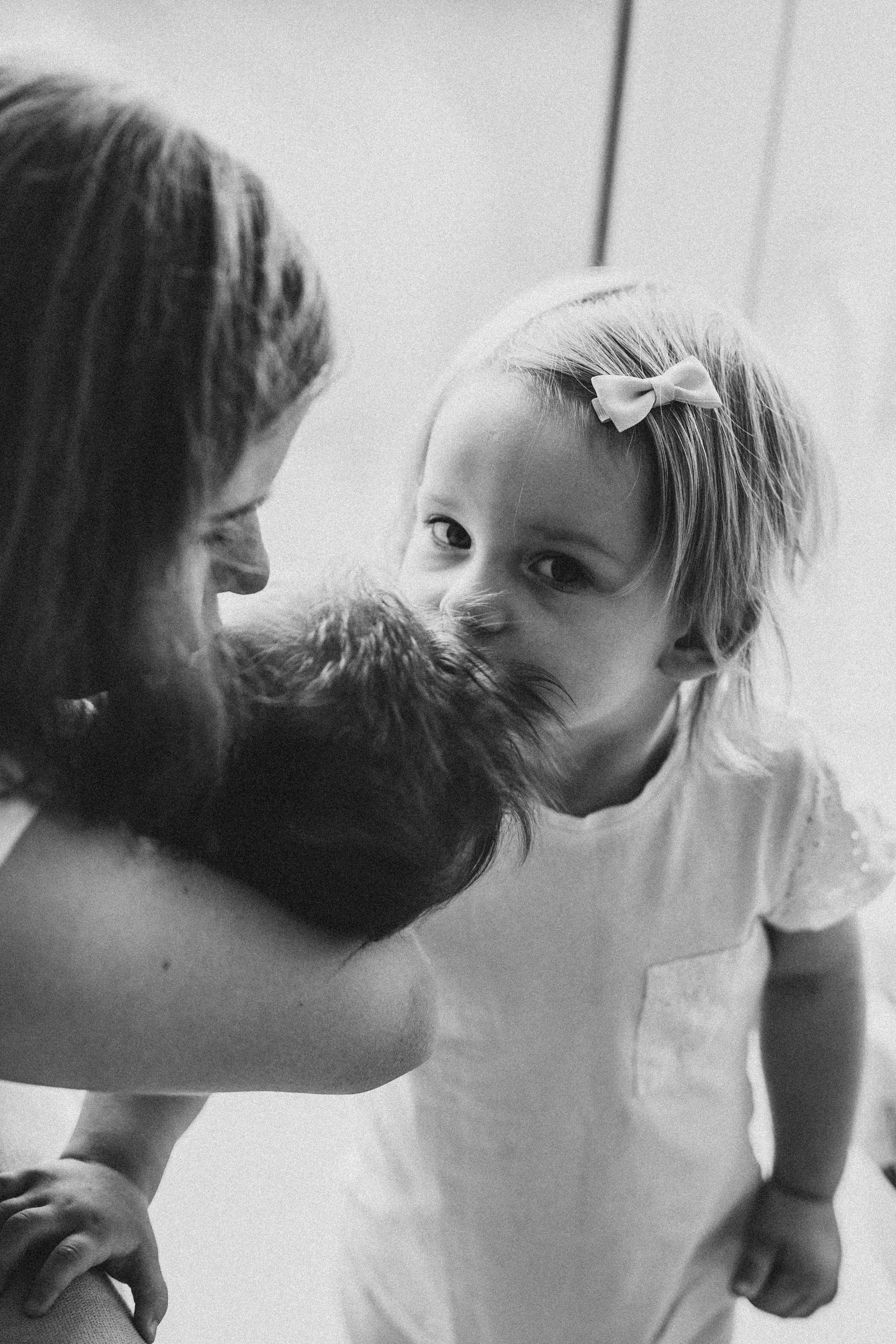 Аня и Эмилия (2 месяца и 2 годика). Фотограф новорожденных и детей первого года Евгения Михалькевич