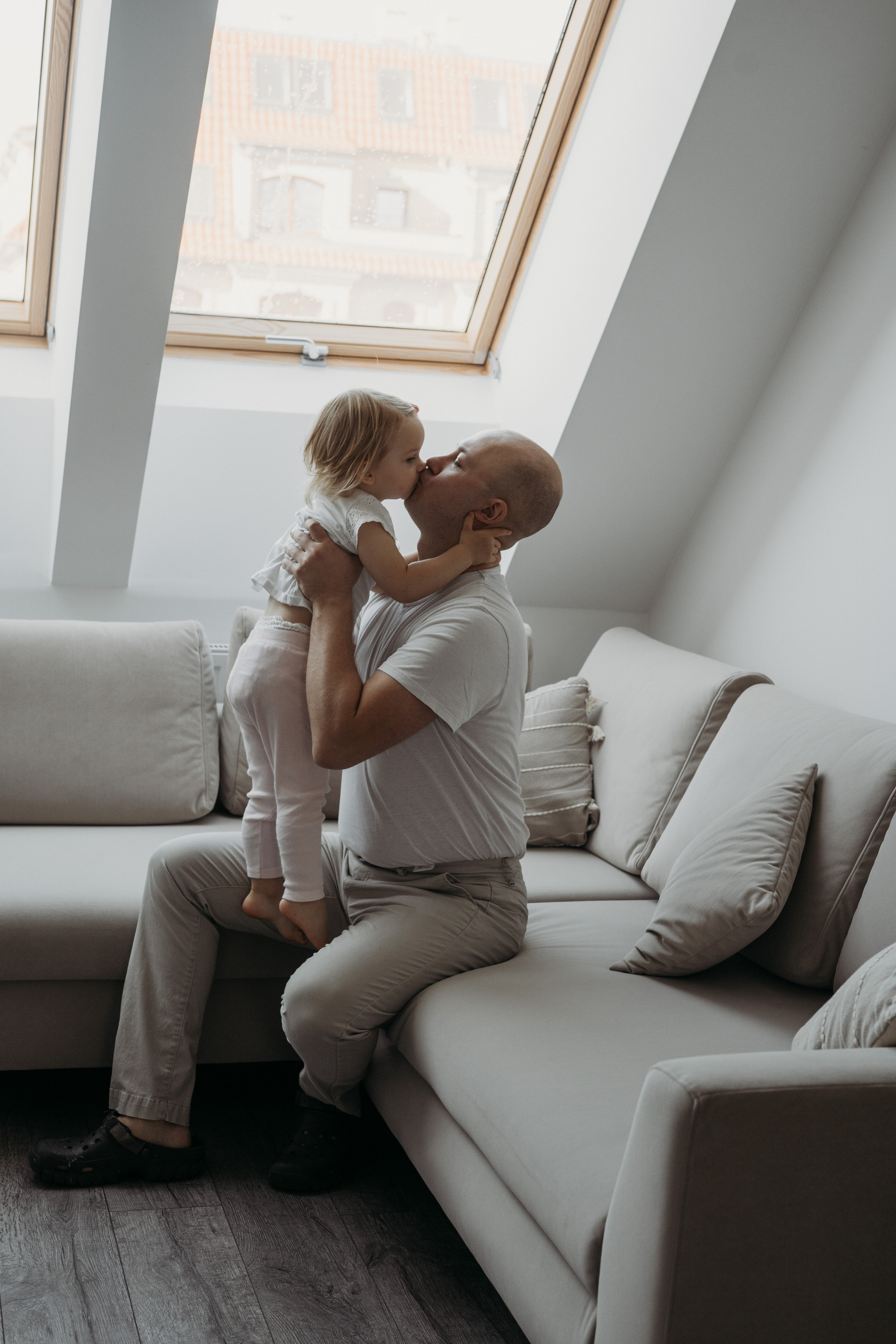 Аня и Эмилия (2 месяца и 2 годика). Фотограф новорожденных и детей первого года Евгения Михалькевич