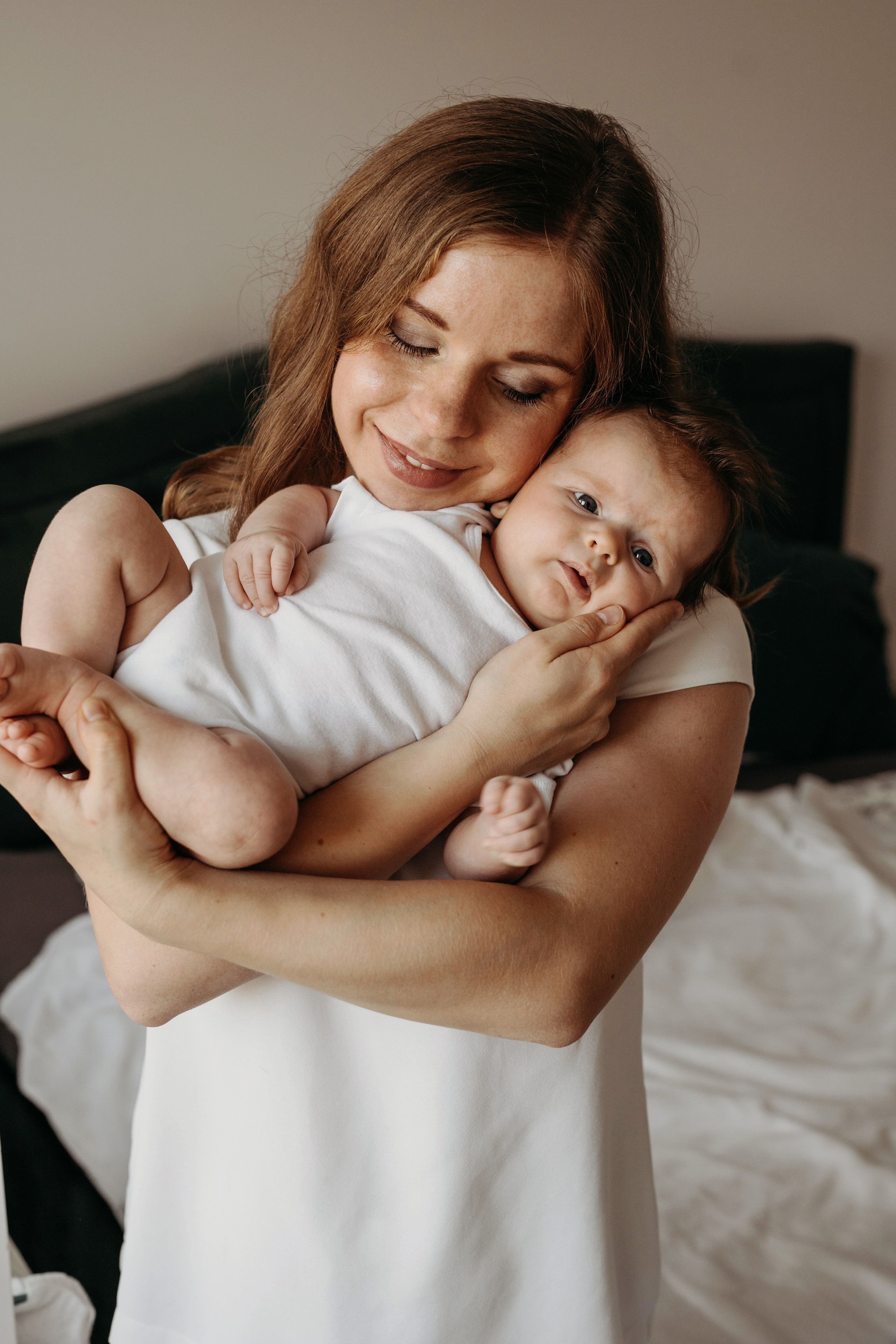 Аня и Эмилия (2 месяца и 2 годика). Фотограф новорожденных и детей первого года Евгения Михалькевич