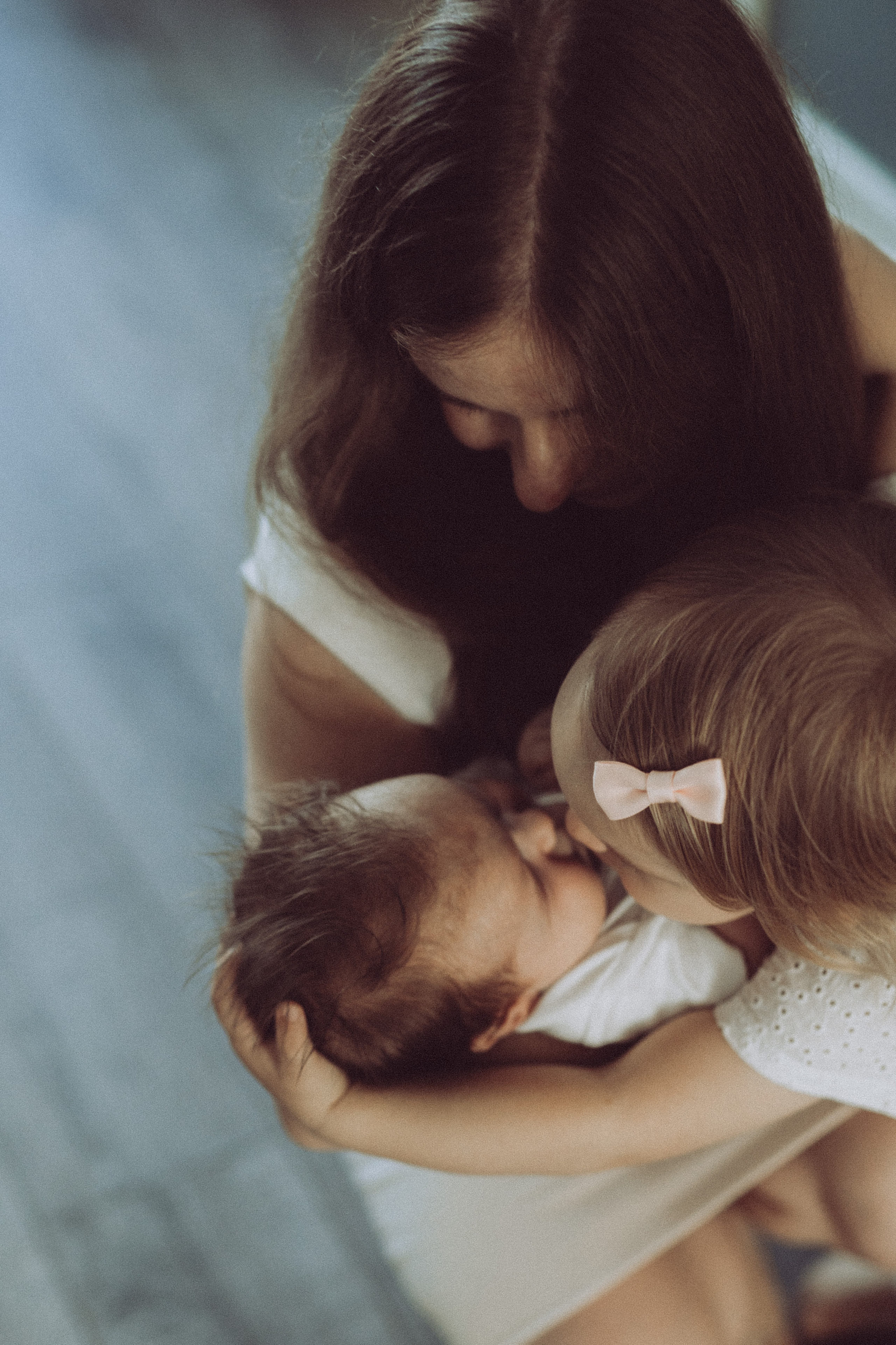 Аня и Эмилия (2 месяца и 2 годика). Фотограф новорожденных и детей первого года Евгения Михалькевич