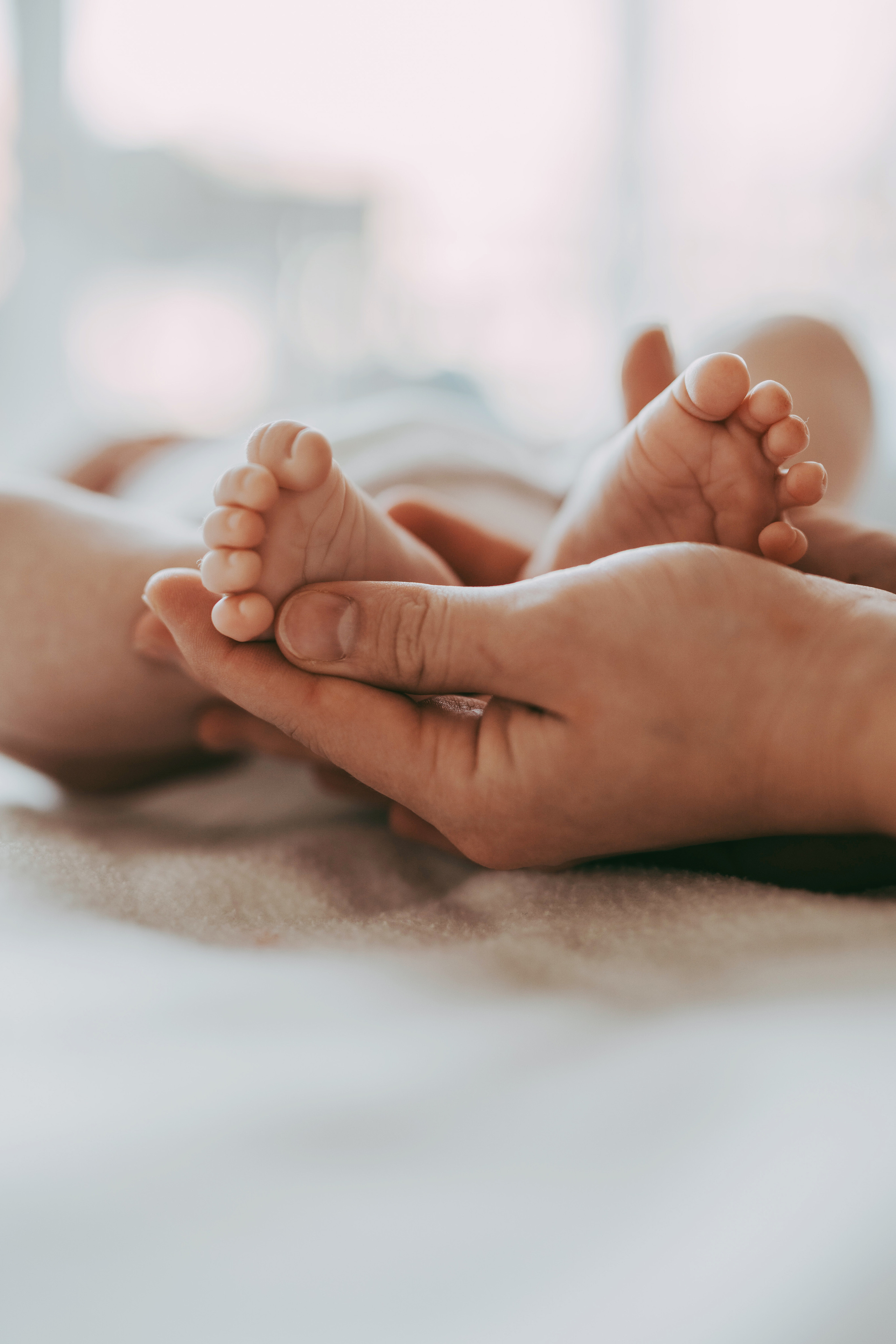 Аня и Эмилия (2 месяца и 2 годика). Фотограф новорожденных и детей первого года Евгения Михалькевич