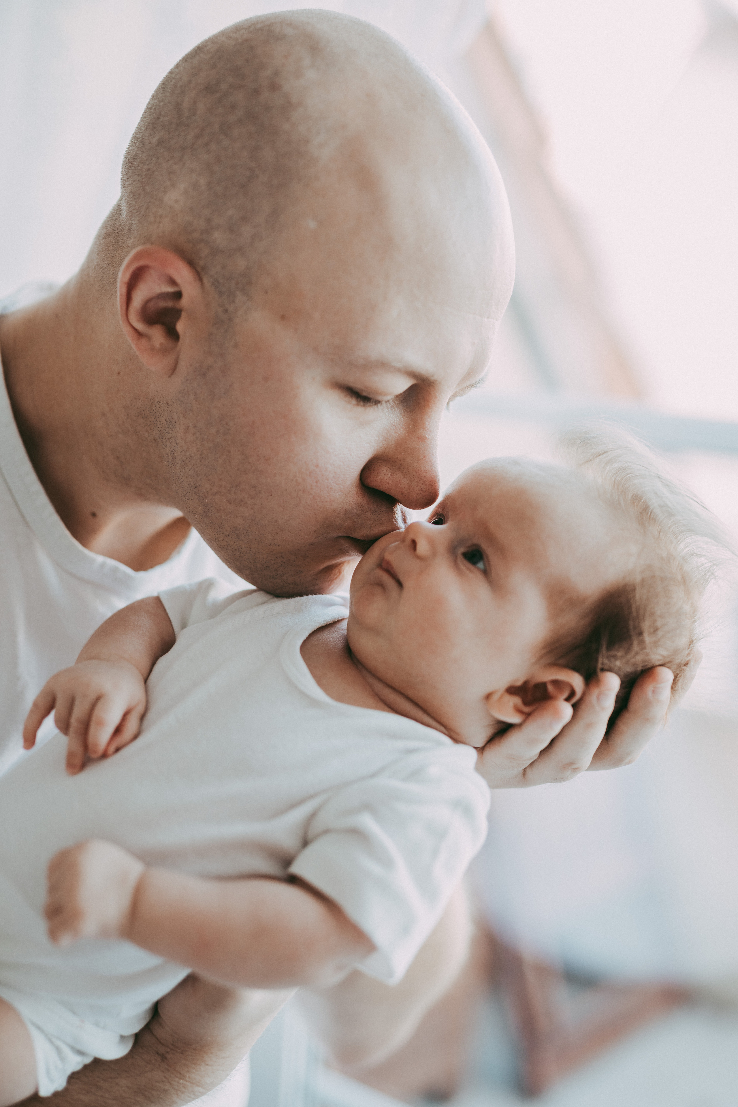 Аня и Эмилия (2 месяца и 2 годика). Фотограф новорожденных и детей первого года Евгения Михалькевич