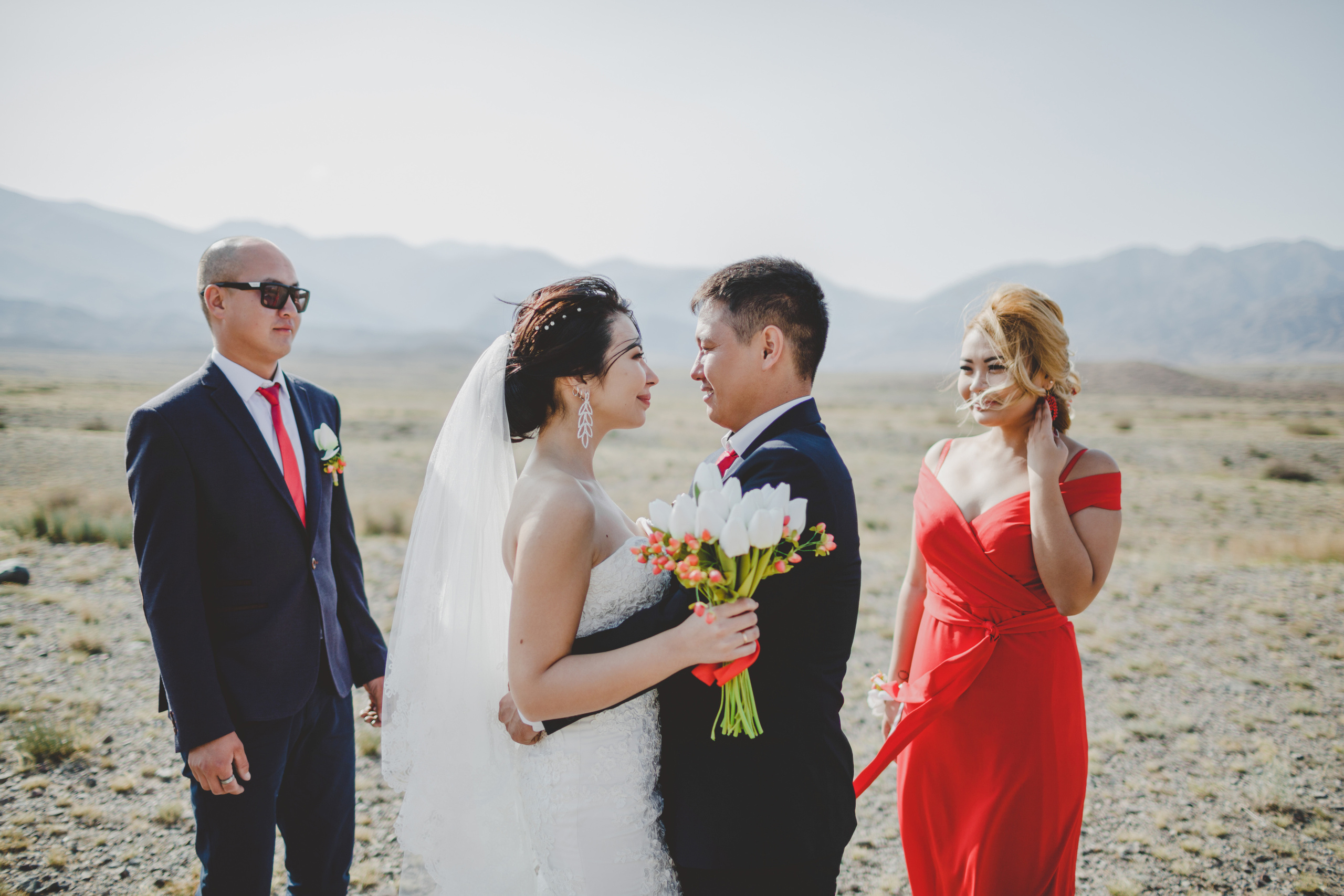 Свадебная фотосессия на природе возле Орто-Токоя. Фотограф в Бишкеке Оксана Шувалова