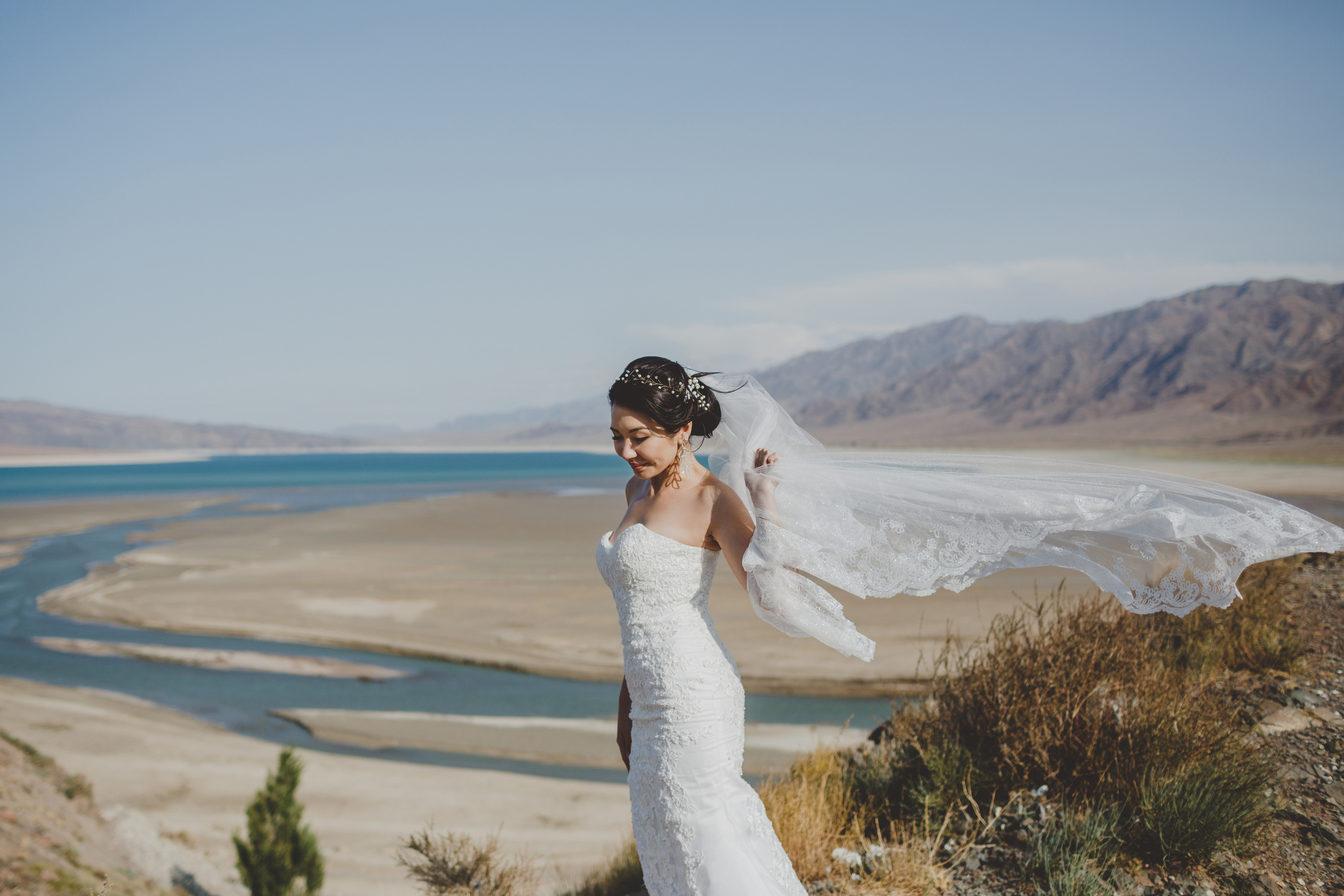 Свадебная фотосессия на природе возле Орто-Токоя. Фотограф в Бишкеке Оксана Шувалова